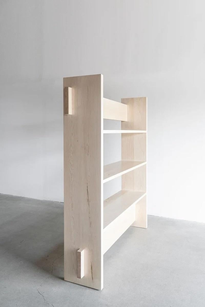 Cette bibliothèque est fabriquée sur mesure à Los Angeles. Les étagères et les glissières en bois massif sont coupées sur mesure, montées et assemblées.
ÉRABLE BLANCHI
FINITION POLY
PERSONNALISER CETTE PIÈCE

Pour tous les meubles, la protection