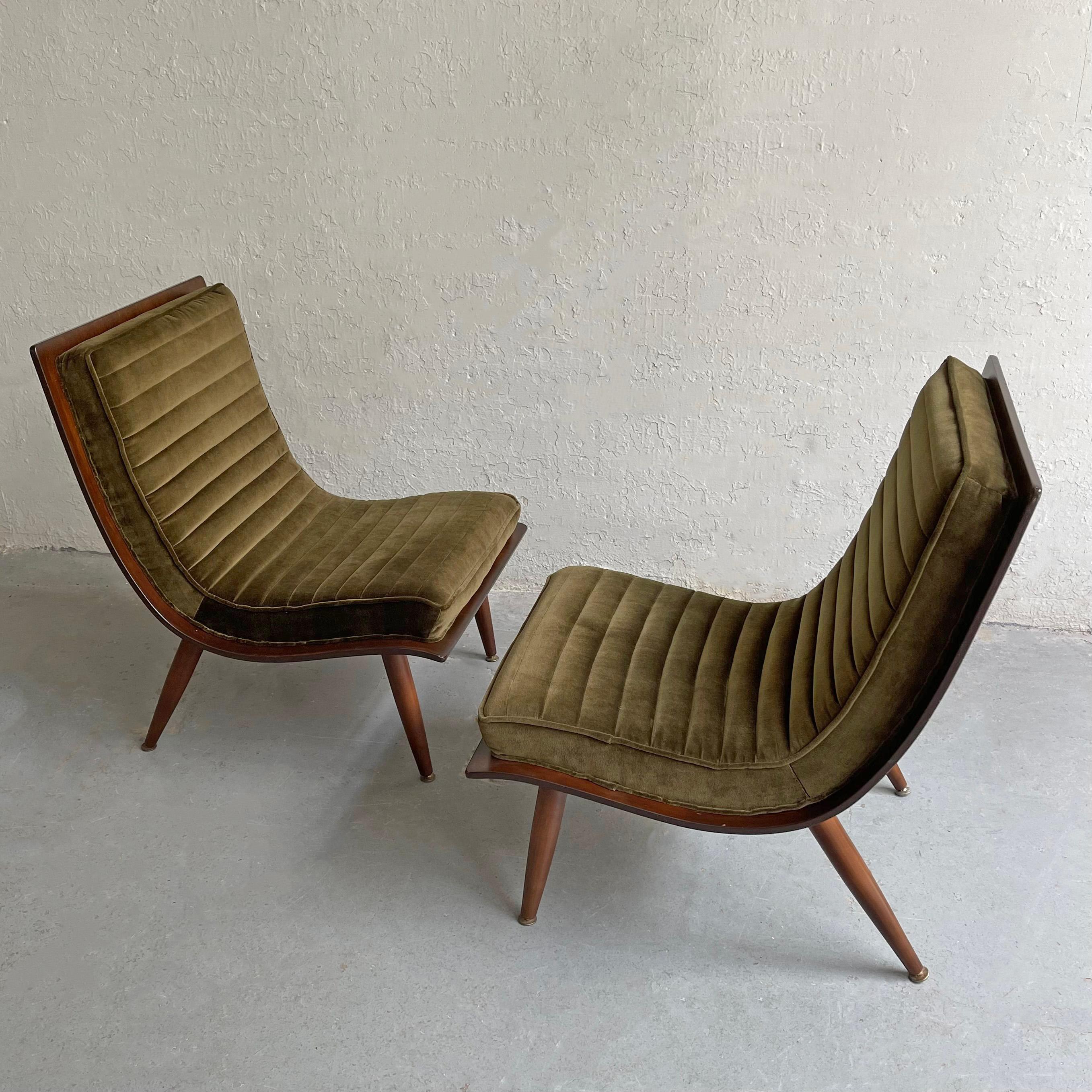 Carter Brothers Walnut Bentwood Scoop Lounge Chairs In Good Condition In Brooklyn, NY