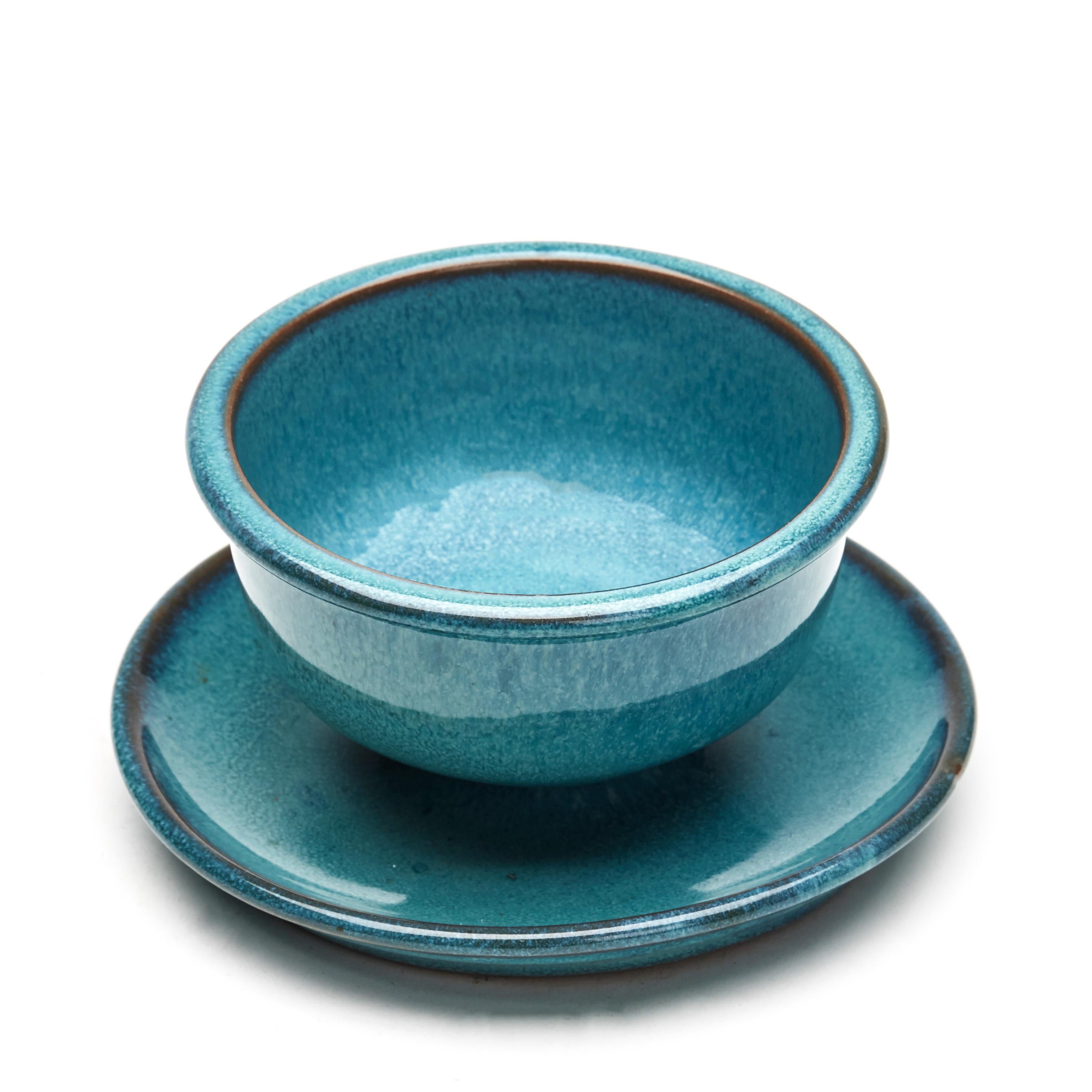 Carter Stabler Adams Chinese Blue Glazed Bowl on Stand In Good Condition For Sale In Bishop's Stortford, Hertfordshire