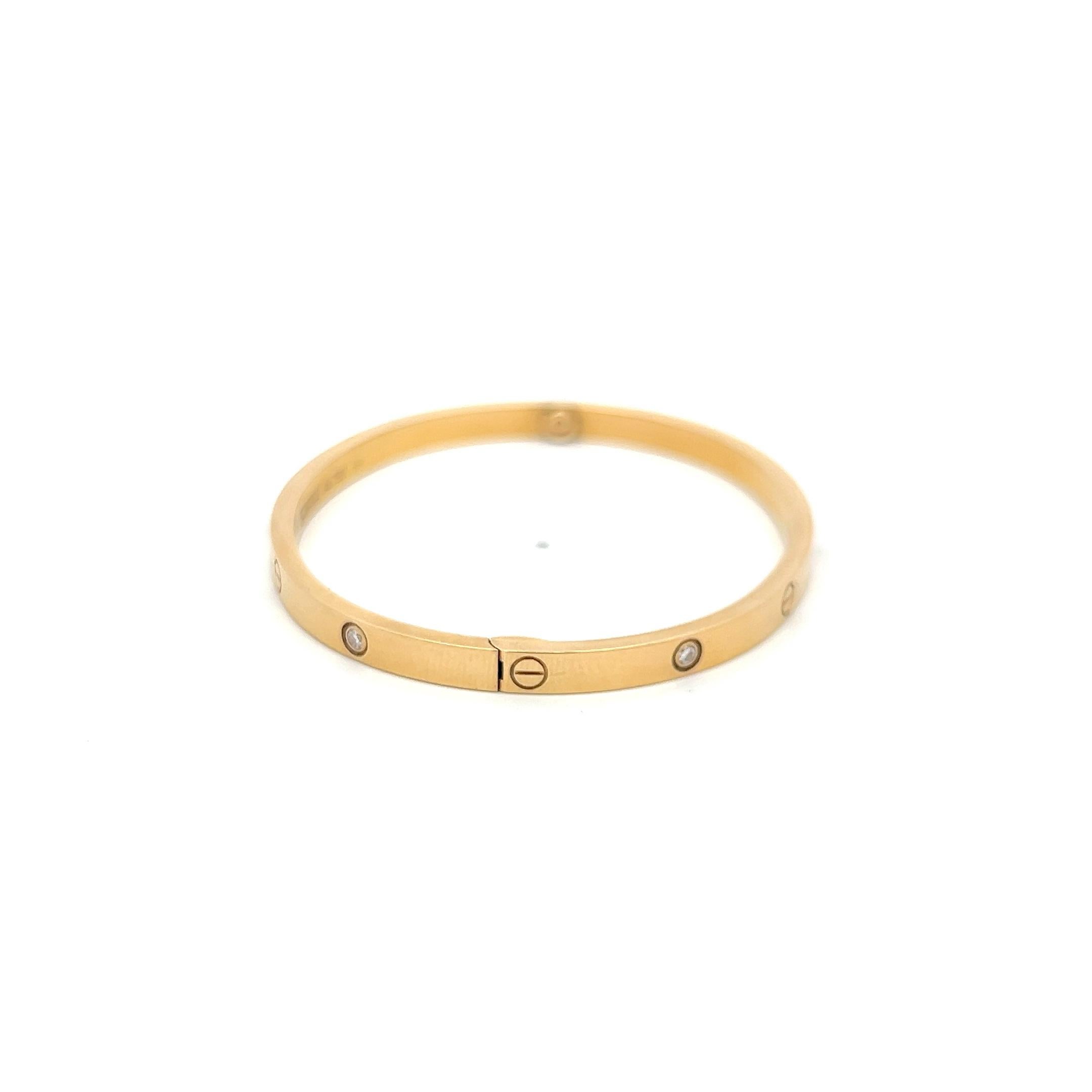 Progettista:
CARTIER
Titolo:
Cartier 0,15 Carat Round Brilliant F VS Diamond Bracciale dell'amore in oro giallo 18 carati
Stile:
Amore
Metallo:
oro giallo 18 carati
Gemma 1:
Diamante da 0,15 carati
Numero di