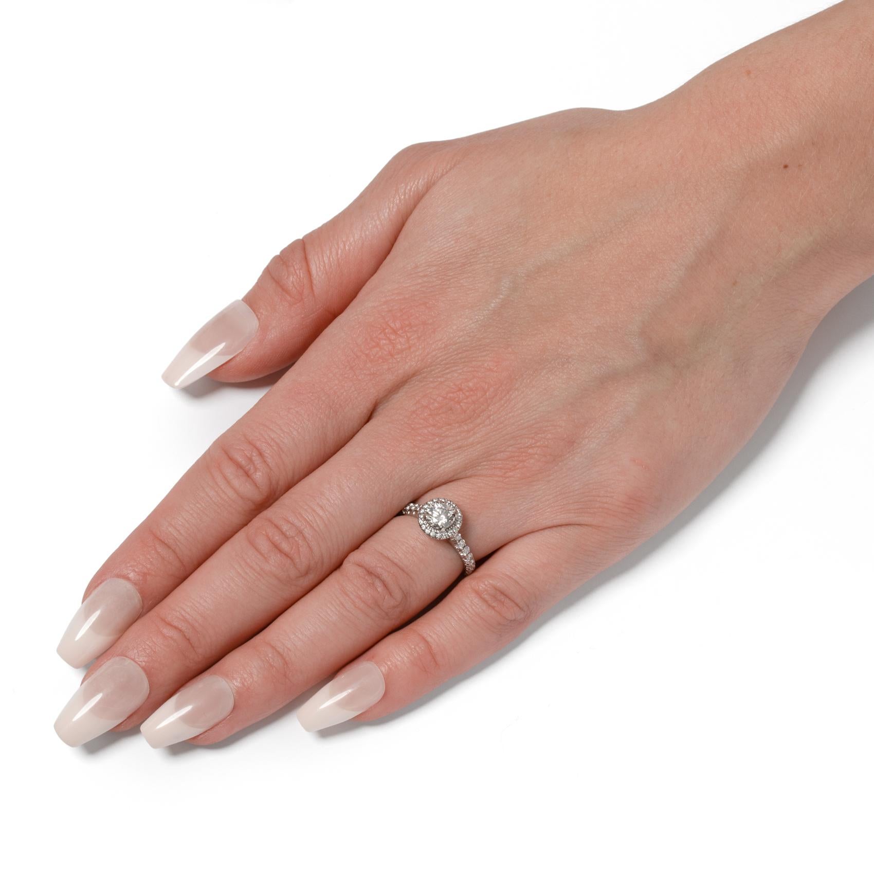 Cartier 0,70ct Diamond 1895 Destinée Halo Solitaire Ring Bon état - En vente à London, GB