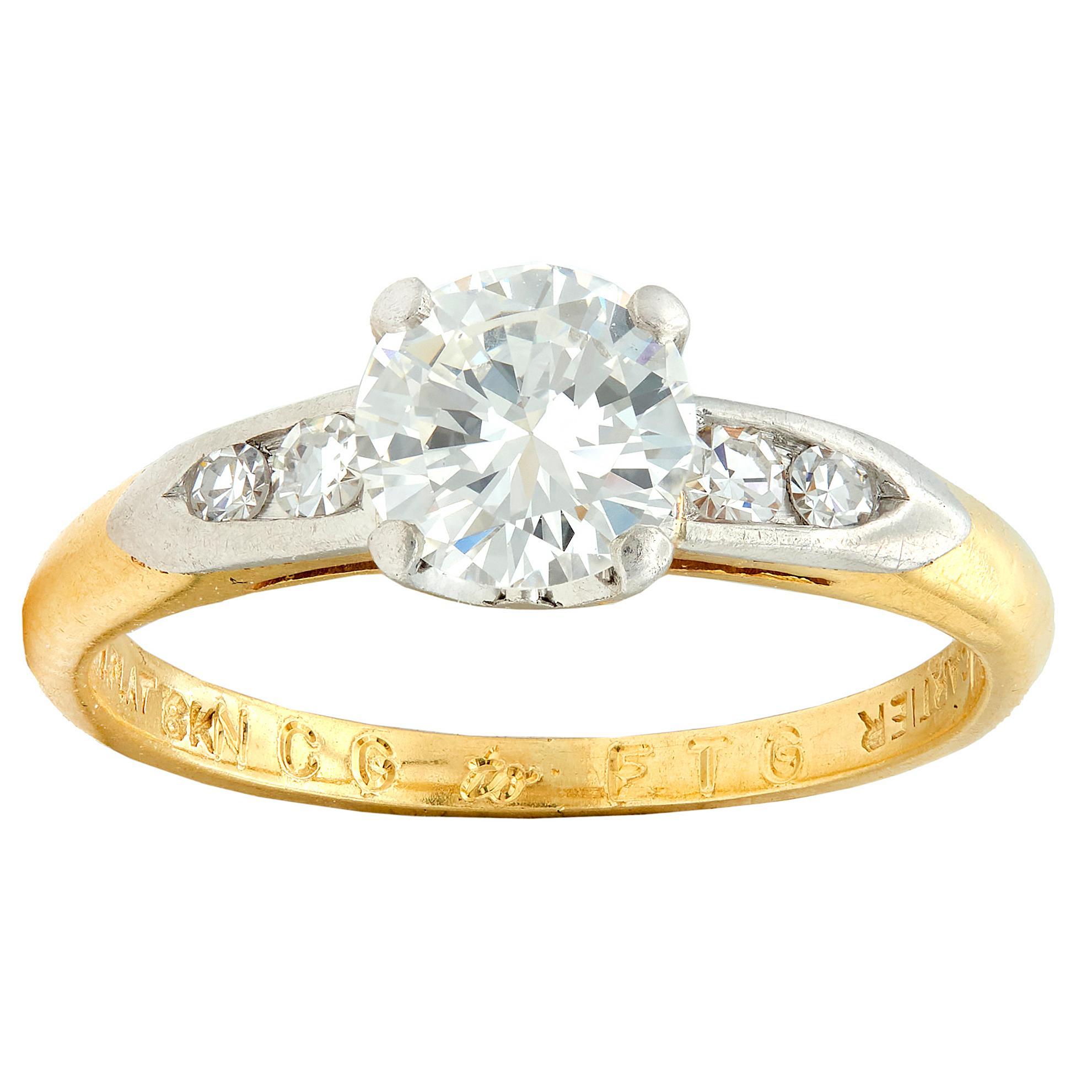 Cartier 0.73 CTW Transitional Cut Diamond Platinum 18K Gold Engagement Ring en venta 2