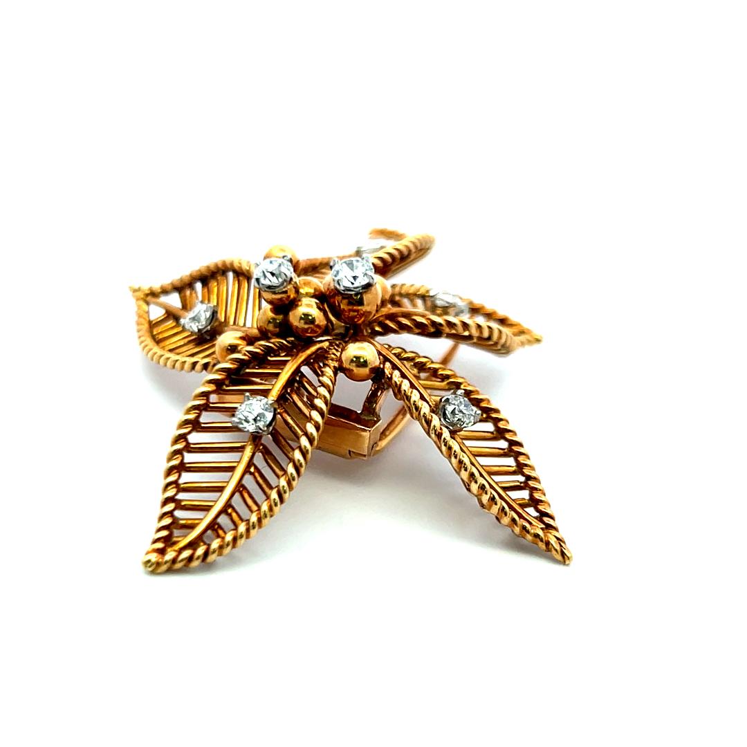 Broche en or jaune 18 carats Cartier 0.85 Carat Round Brilliant G VS1 Diamond en vente 4