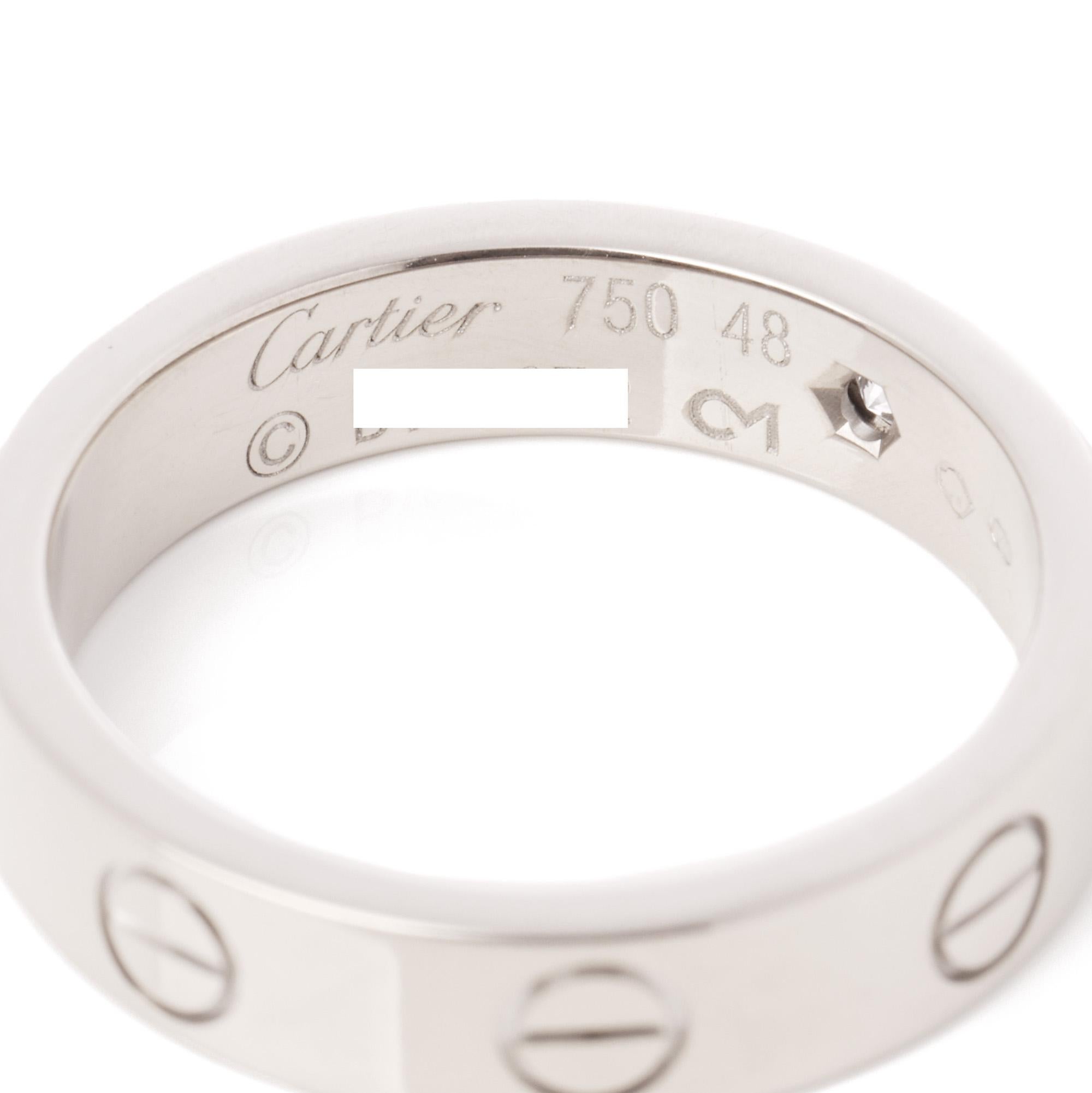 Cartier 1 diamante in oro bianco 18 ct Anello nuziale dell'amore

Dettagli del prodotto
Xupes Ref: J958
Marchio: Cartier
Model No: Fascia nuziale 1 diamante Love
Tipo: Anello
Numero di serie: B******
PREZZO DI VENDITA: € 2.430
Materiale(i): Oro