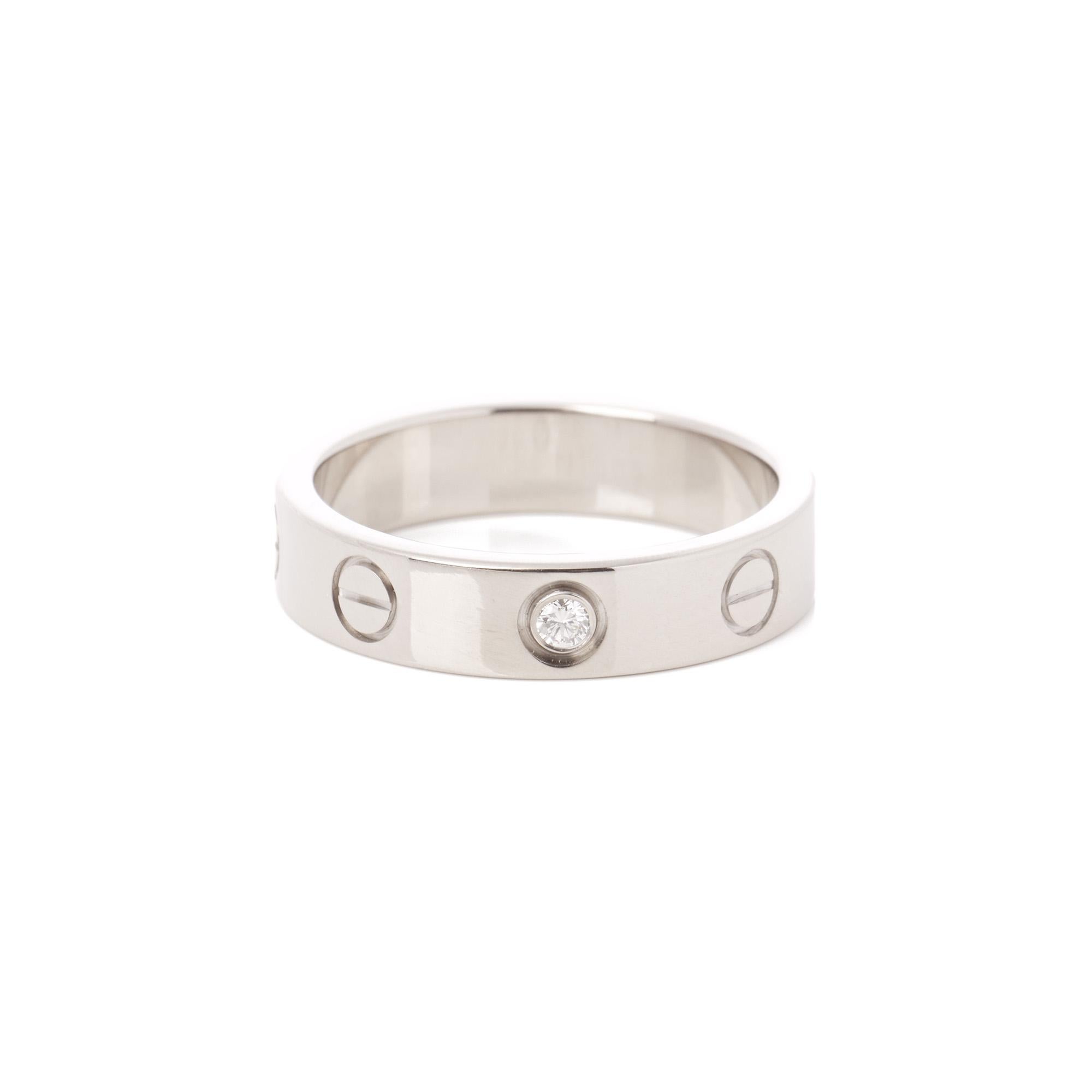 Taglio rotondo Cartier 1 diamante in oro bianco 18 ct Anello nuziale dell'amore in vendita