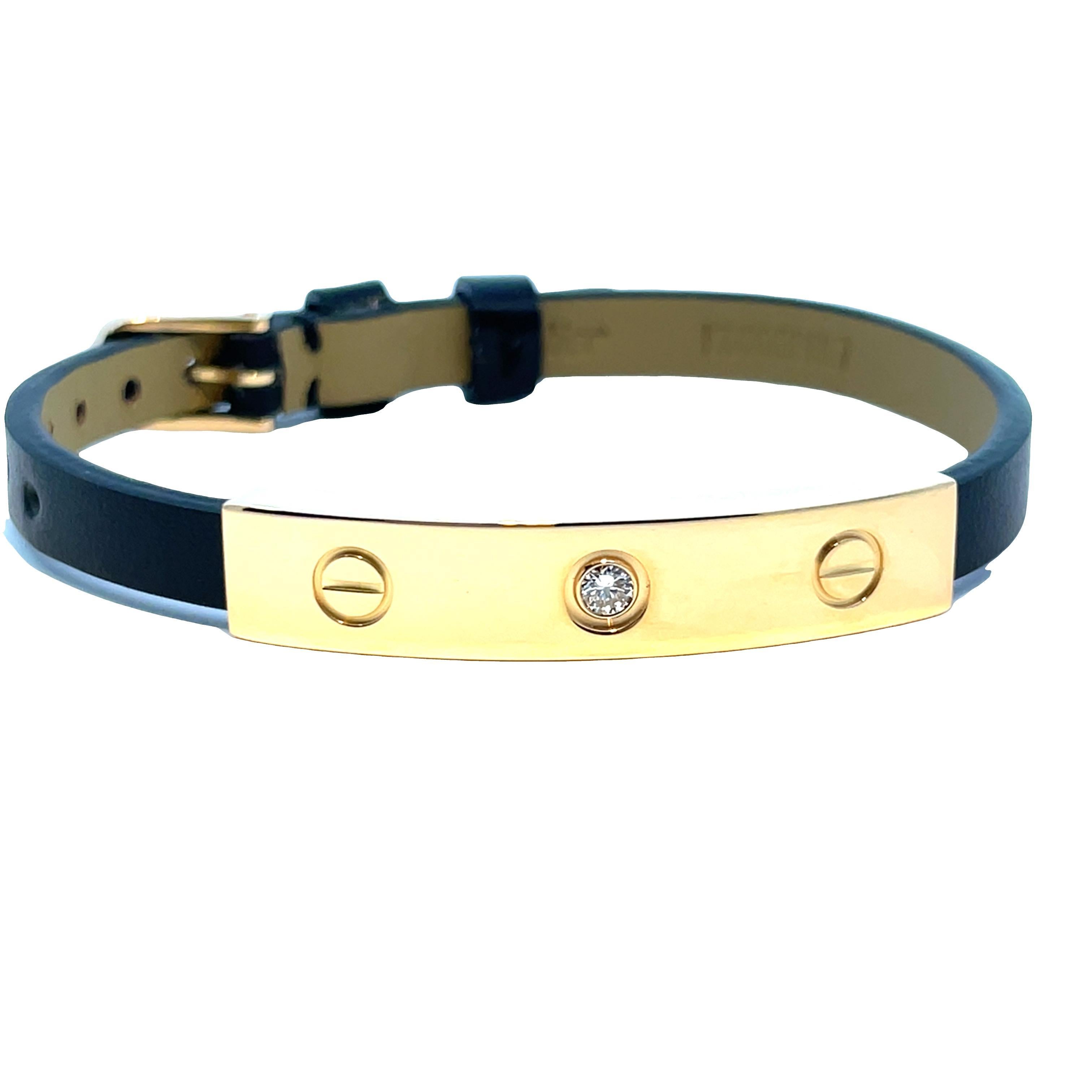 Eleva tu juego de accesorios con la exquisita Pulsera del Amor Cartier. Esta lujosa pieza presenta un exclusivo diseño de cinturón de piel elaborado con auténtica piel negra, que garantiza tanto comodidad como estilo. La pulsera está adornada con