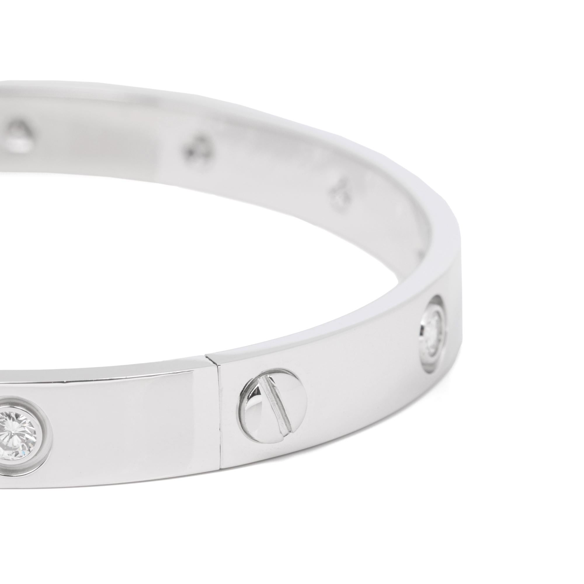 Cartier 10 Diamond 18ct White Gold Love Bangle 17cm Excellent état - En vente à Bishop's Stortford, Hertfordshire