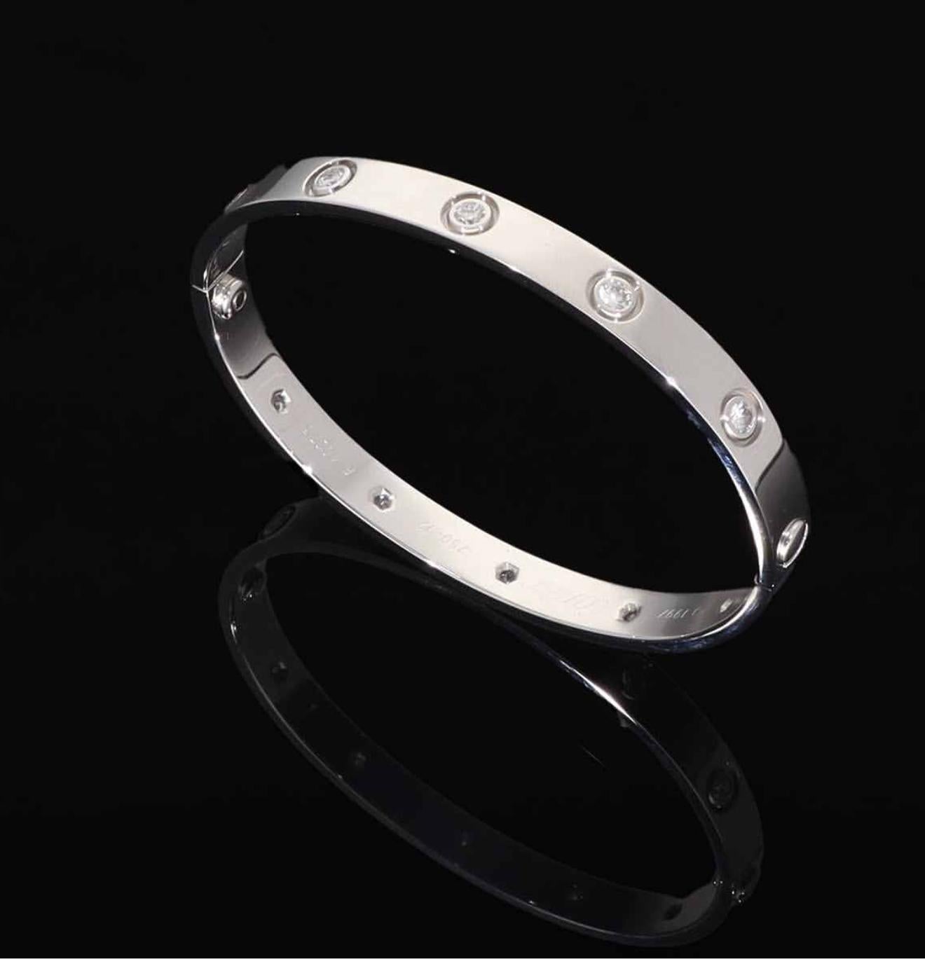 Cartier Bracelet d'amour en or blanc 18 carats et diamants 10 P, taille 17 en vente 6