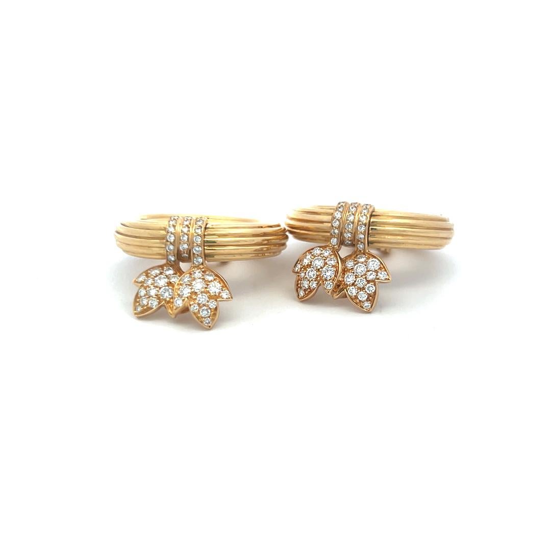 Cartier 1.25 Carat Round Brilliant Diamond 18 Karat Yellow Gold Dangling Earring For Sale 5