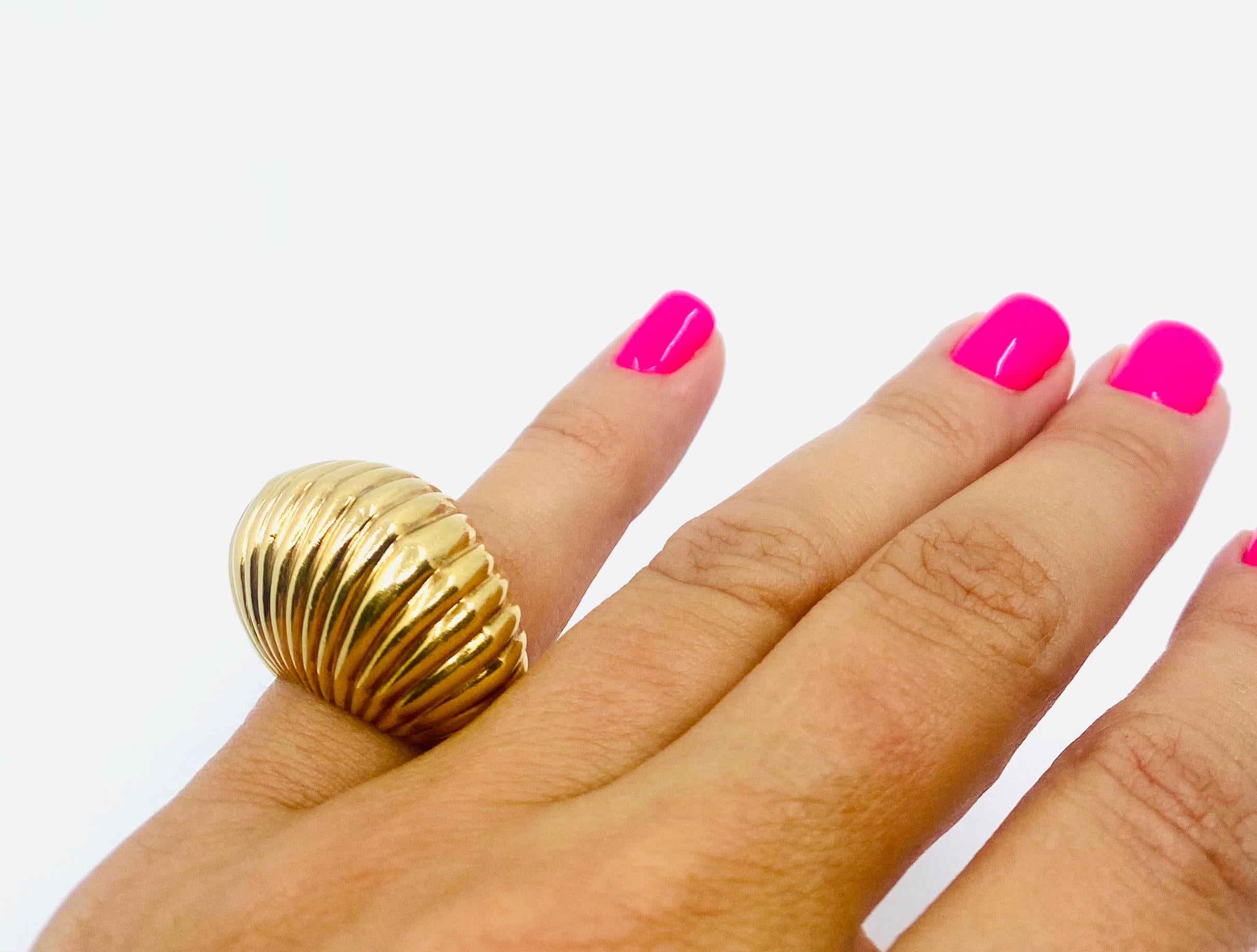 Bague Dome en or 14k de Cartier Bon état à Beverly Hills, CA