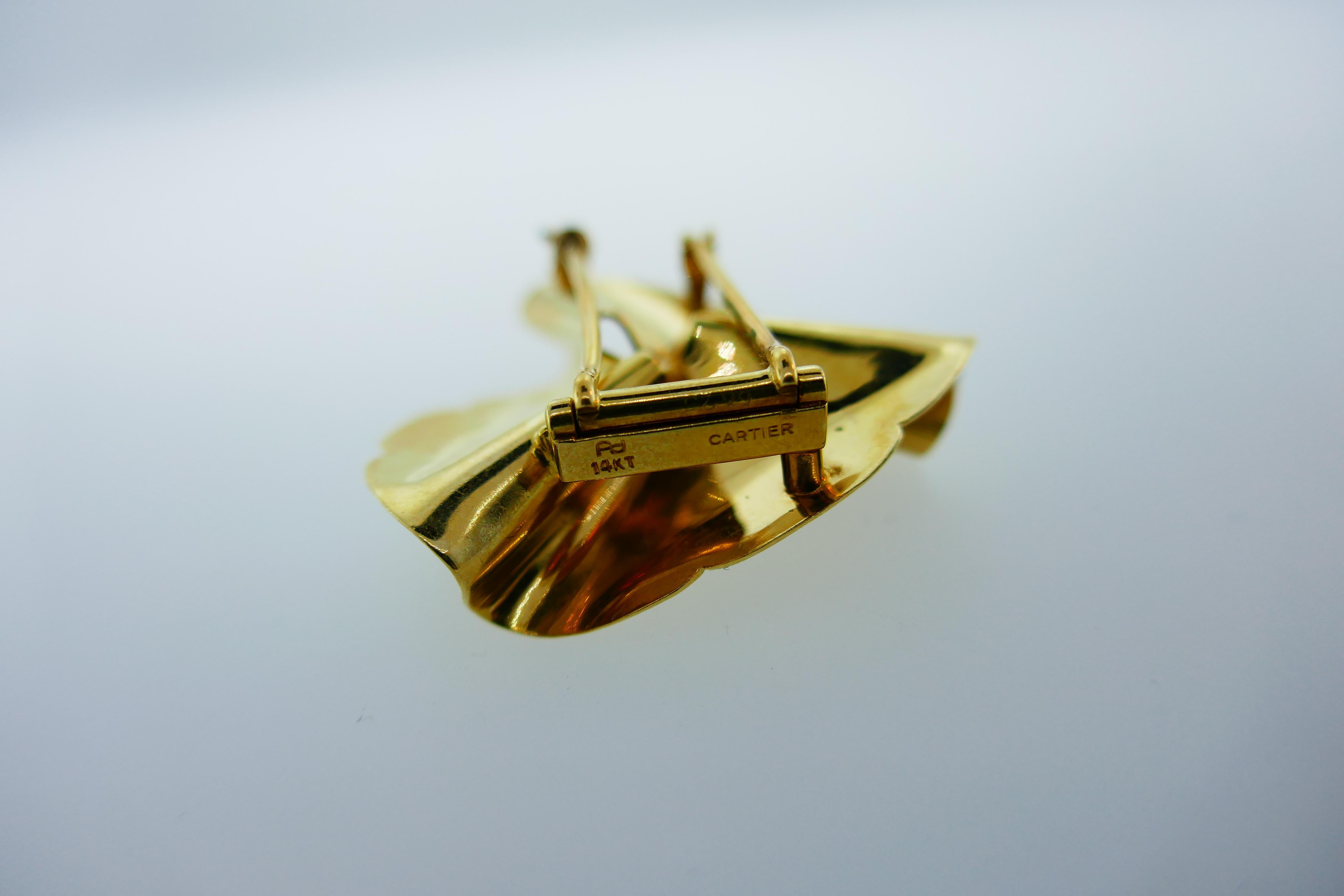 Women's or Men's Cartier 14 Karat Yellow Gold Clip Brooch circa 1950s Retro