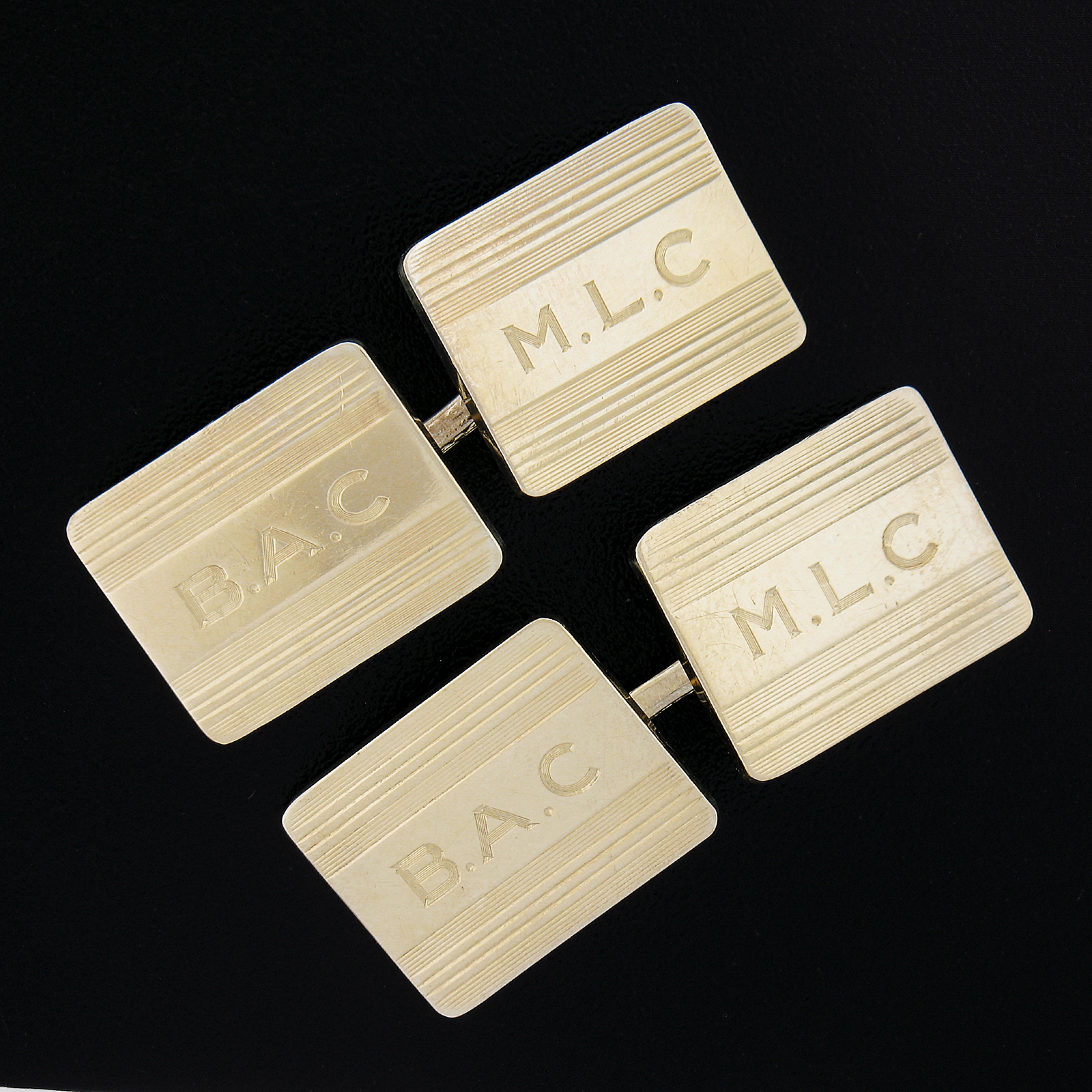 Cartier 14k Yellow Gold Grooved Engraved Dual Rectangular Panel Cufflinks w/ Box In Excellent Condition For Sale In Montclair, NJ