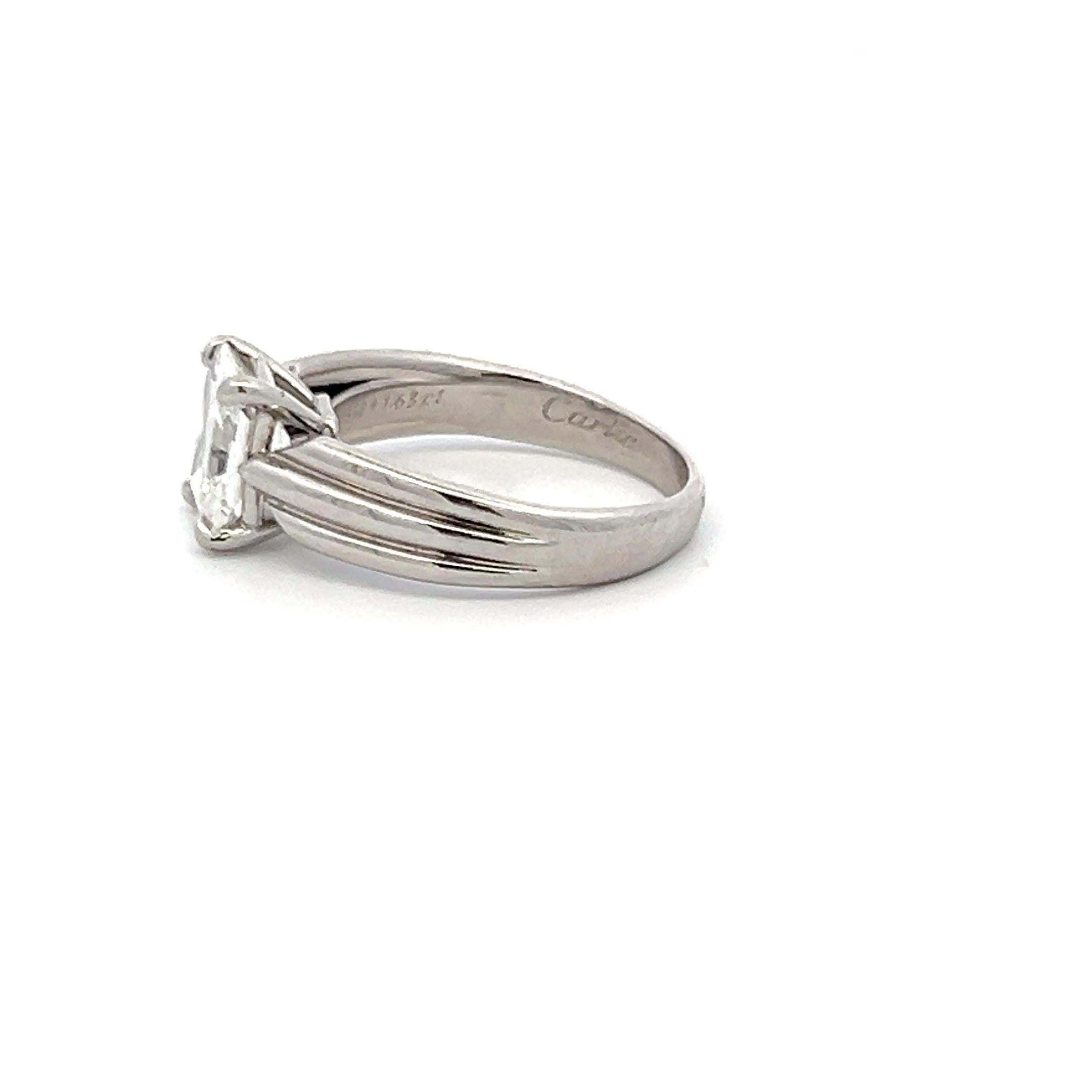 Anello di fidanzamento in platino con diamante Cartier 1,63 carati di forma radiante F-VS1 In condizioni buone in vendita a New York, NY