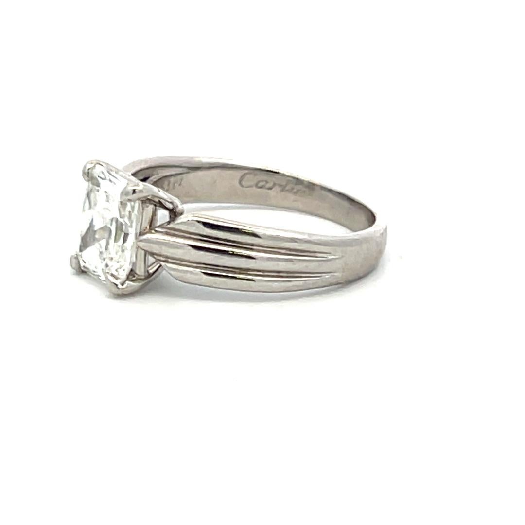 Anello di fidanzamento in platino con diamante Cartier 1,63 carati di forma radiante F-VS1 in vendita 3