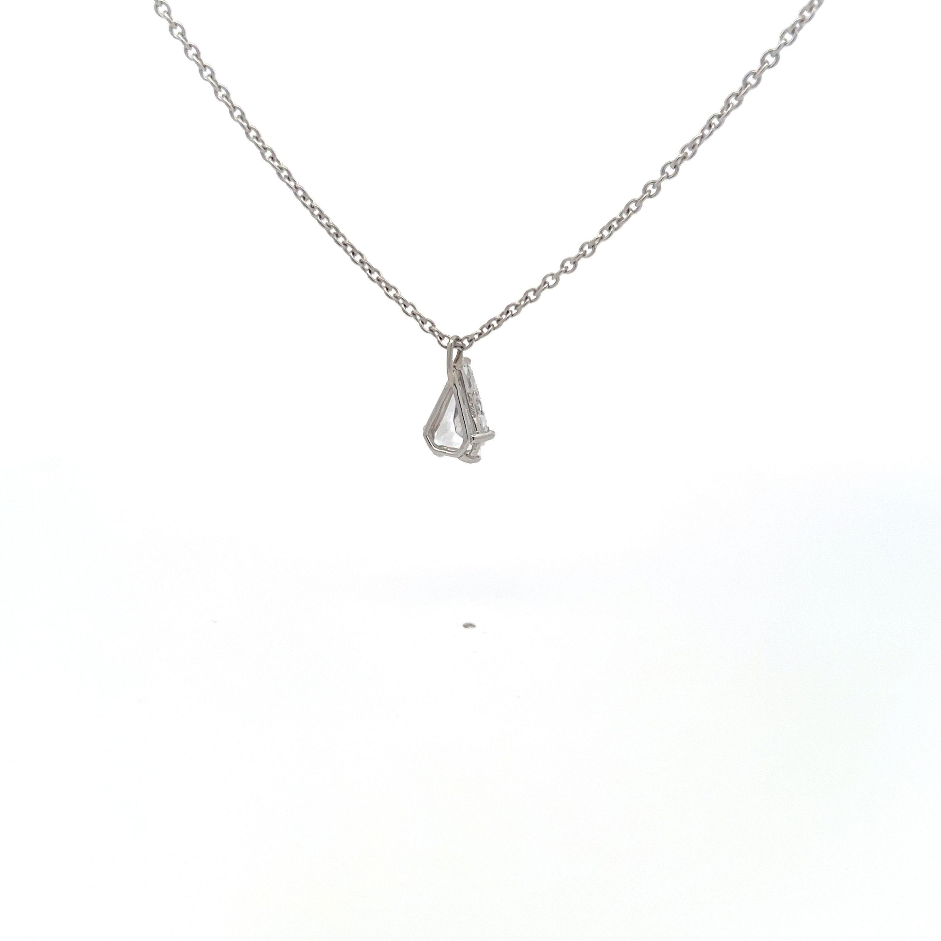 Cartier 1,65 carati a forma di scudo D SI1 Collana con diamante in platino in vendita 5