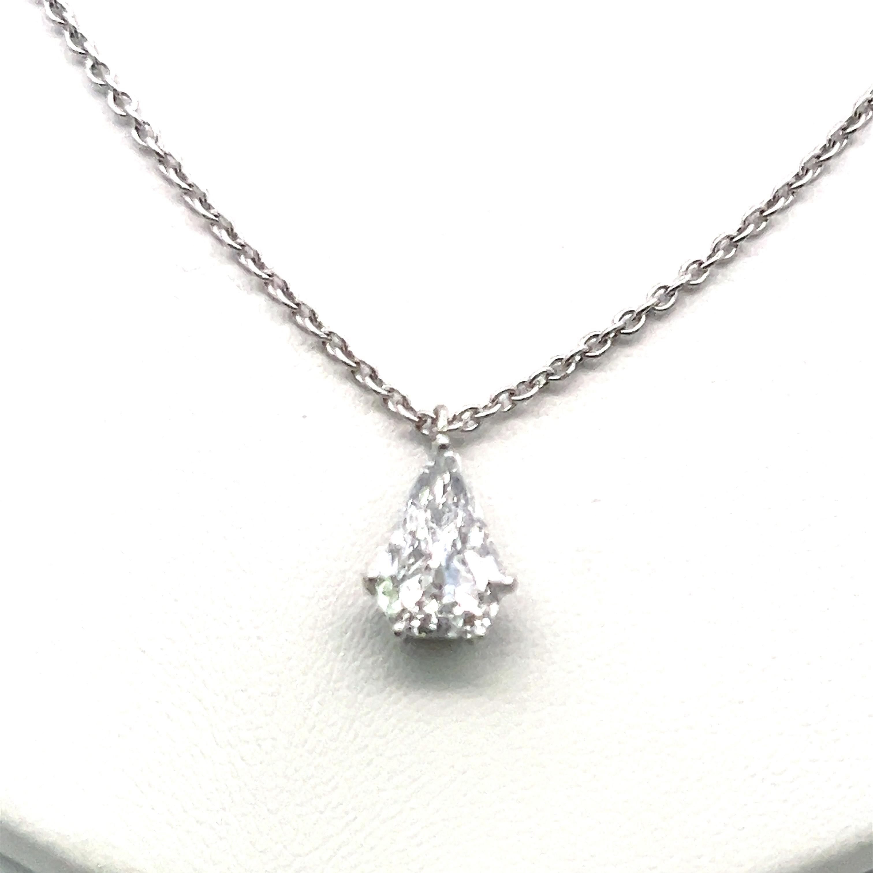 Donna Cartier 1,65 carati a forma di scudo D SI1 Collana con diamante in platino in vendita