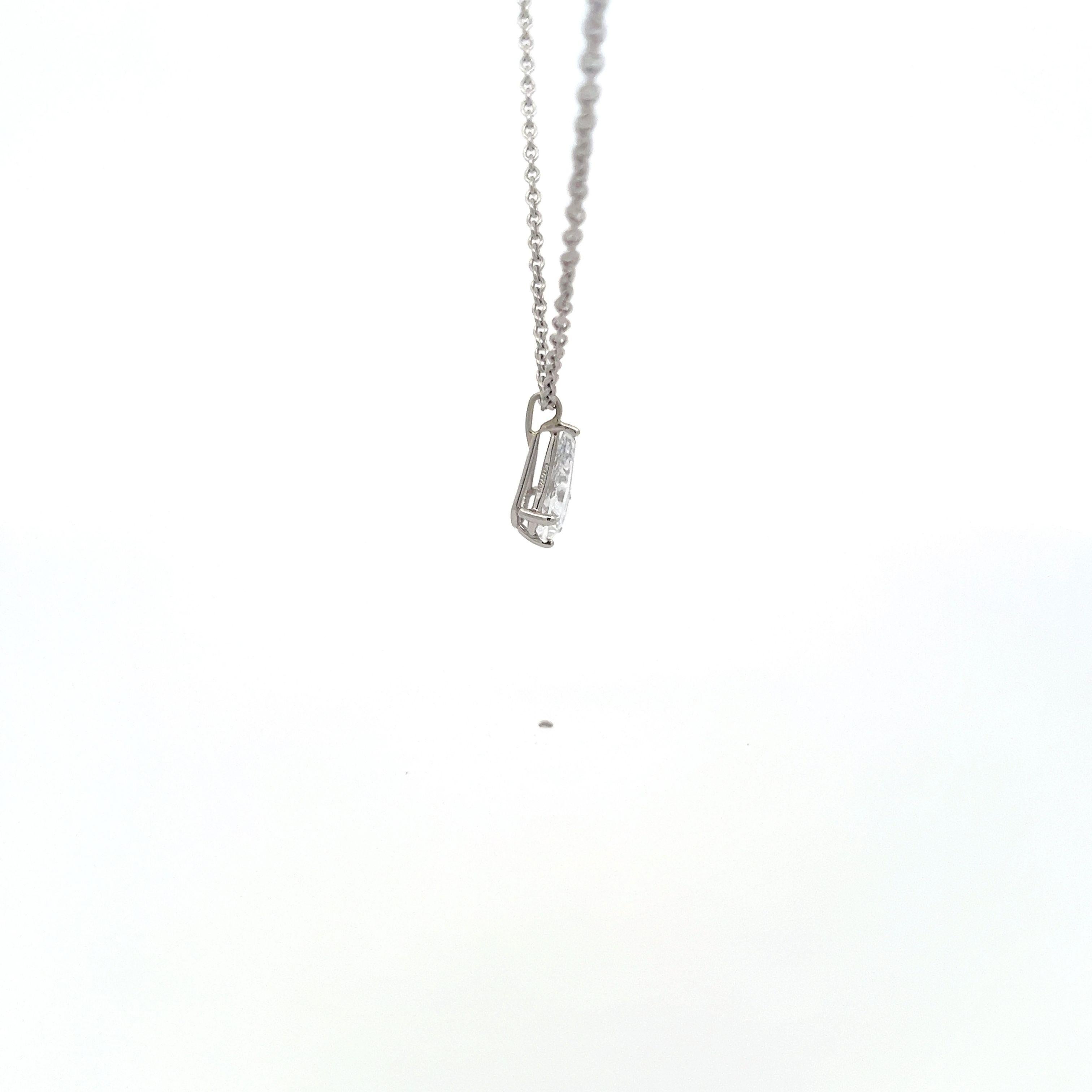 Cartier 1,65 carati a forma di scudo D SI1 Collana con diamante in platino in vendita 2