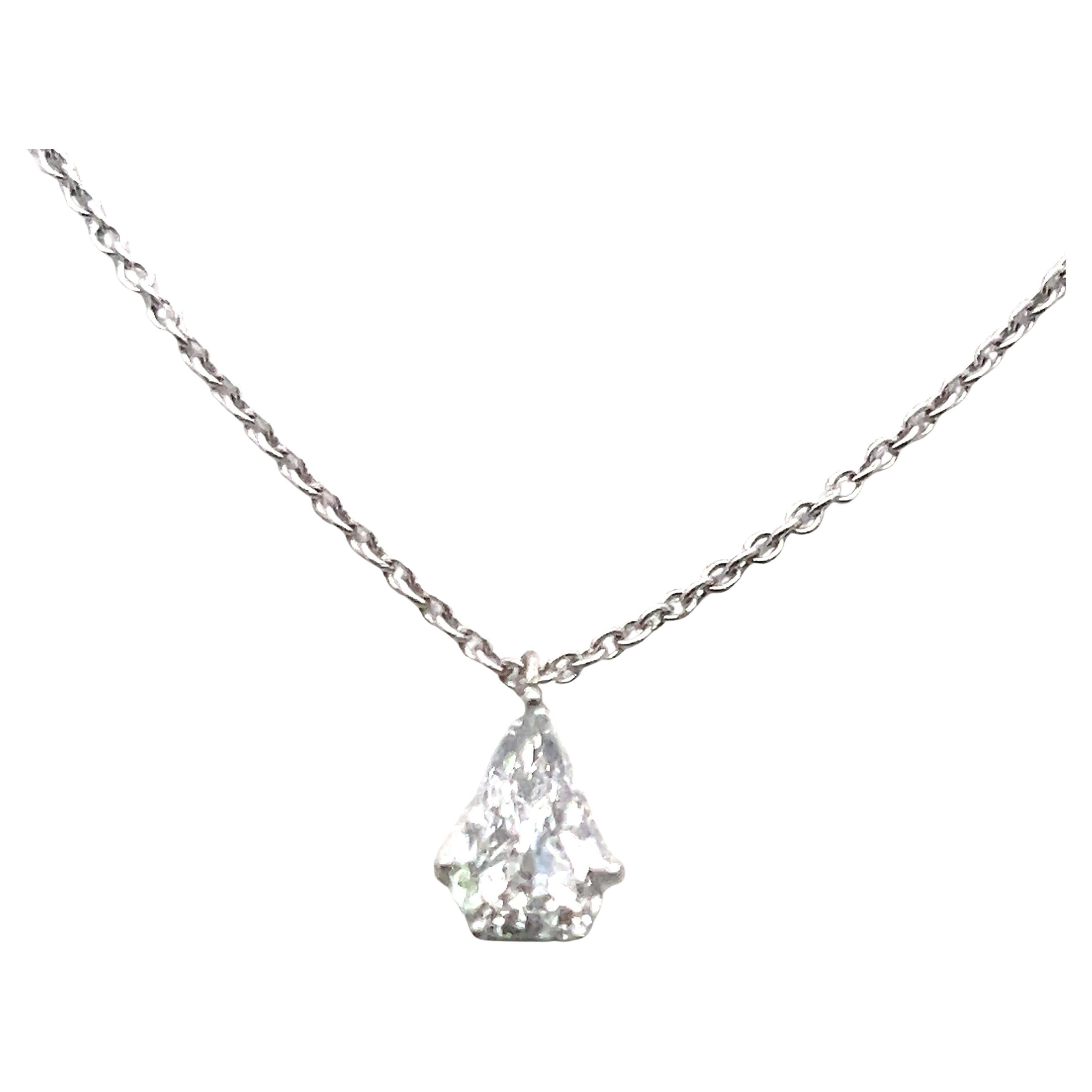 Cartier 1,65 Karat Schild Form D SI1 Diamant-Platin-Anhänger Halskette im Angebot