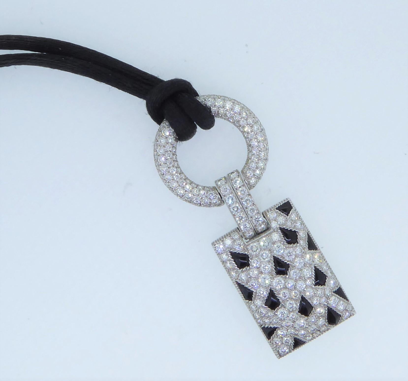 Round Cut Cartier 18 Carat White Gold Onyx and Diamond Panthere Pendant Necklace