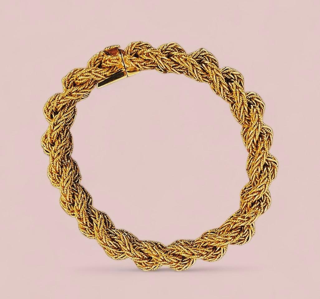 CARTIER Flexibles Armband aus 18 Karat Gold mit plissiertem Gewebe, 1.3/19cm, ca. 1960er Jahre im Angebot 13