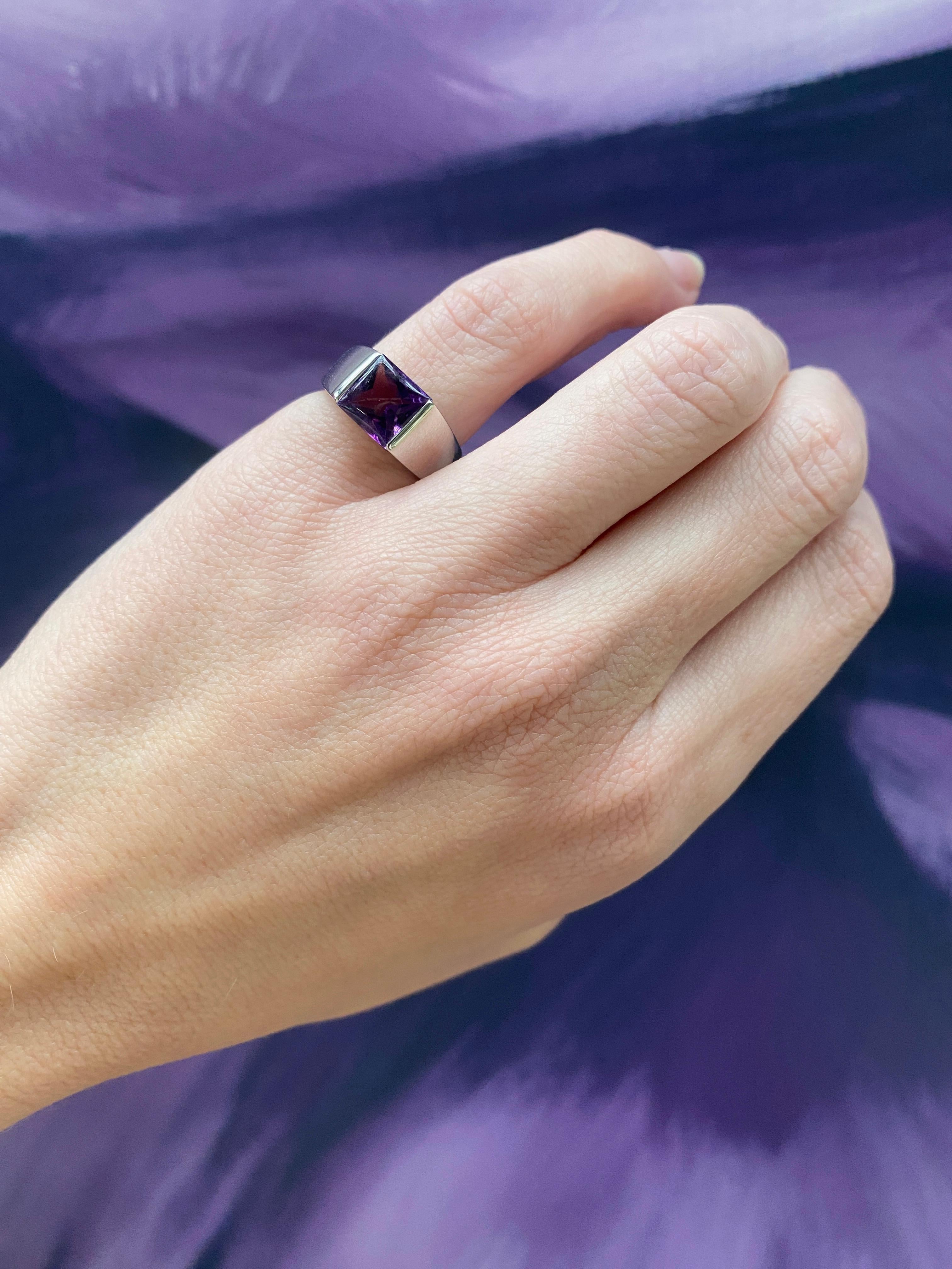 Cartier 18 Karat White Gold Amethyst Tank Ring In Excellent Condition For Sale In Houston, TX
