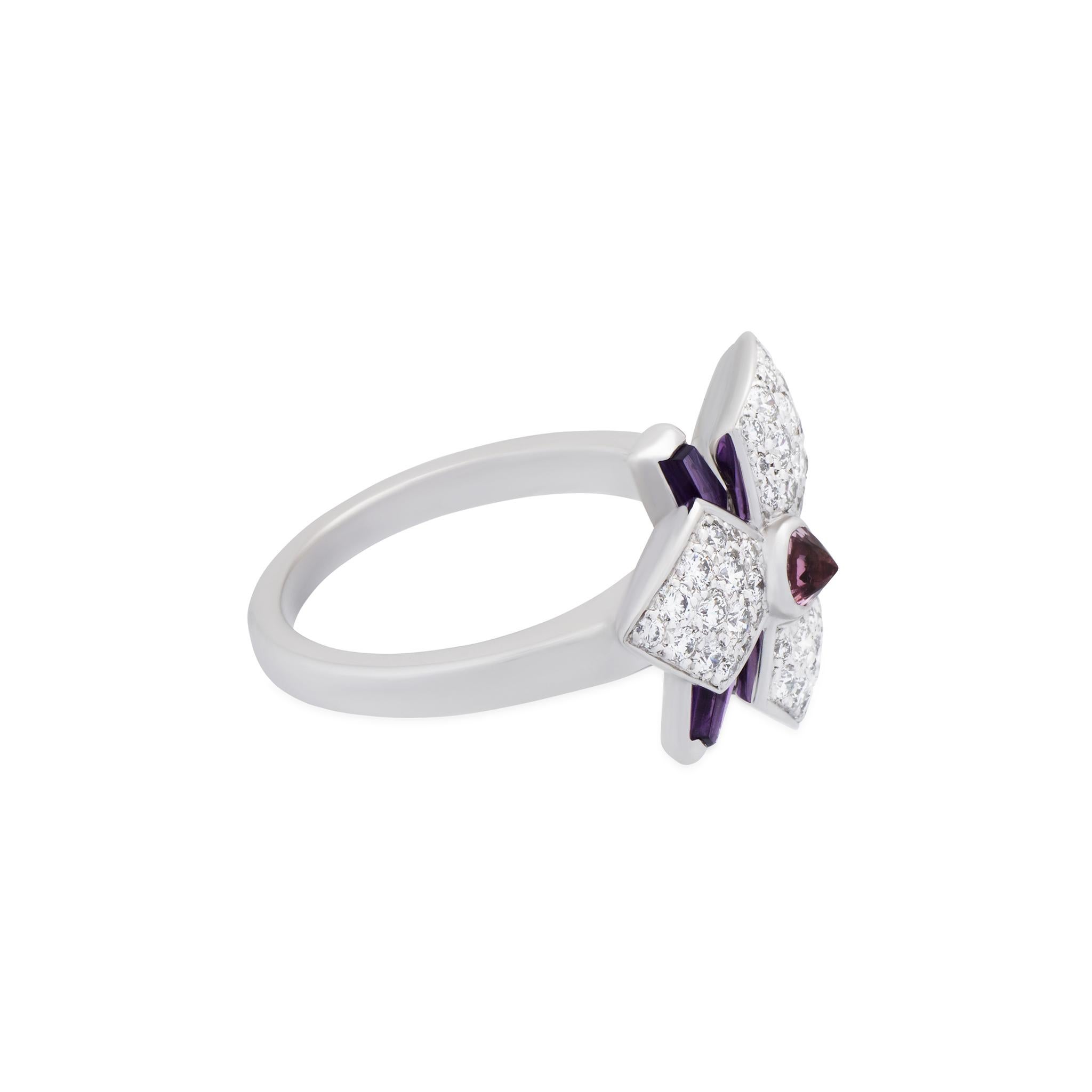 18K White Gold
Diamond: 0.52 ct twd
Total Weight: 5.9 grams
Ring Size: 4.5
