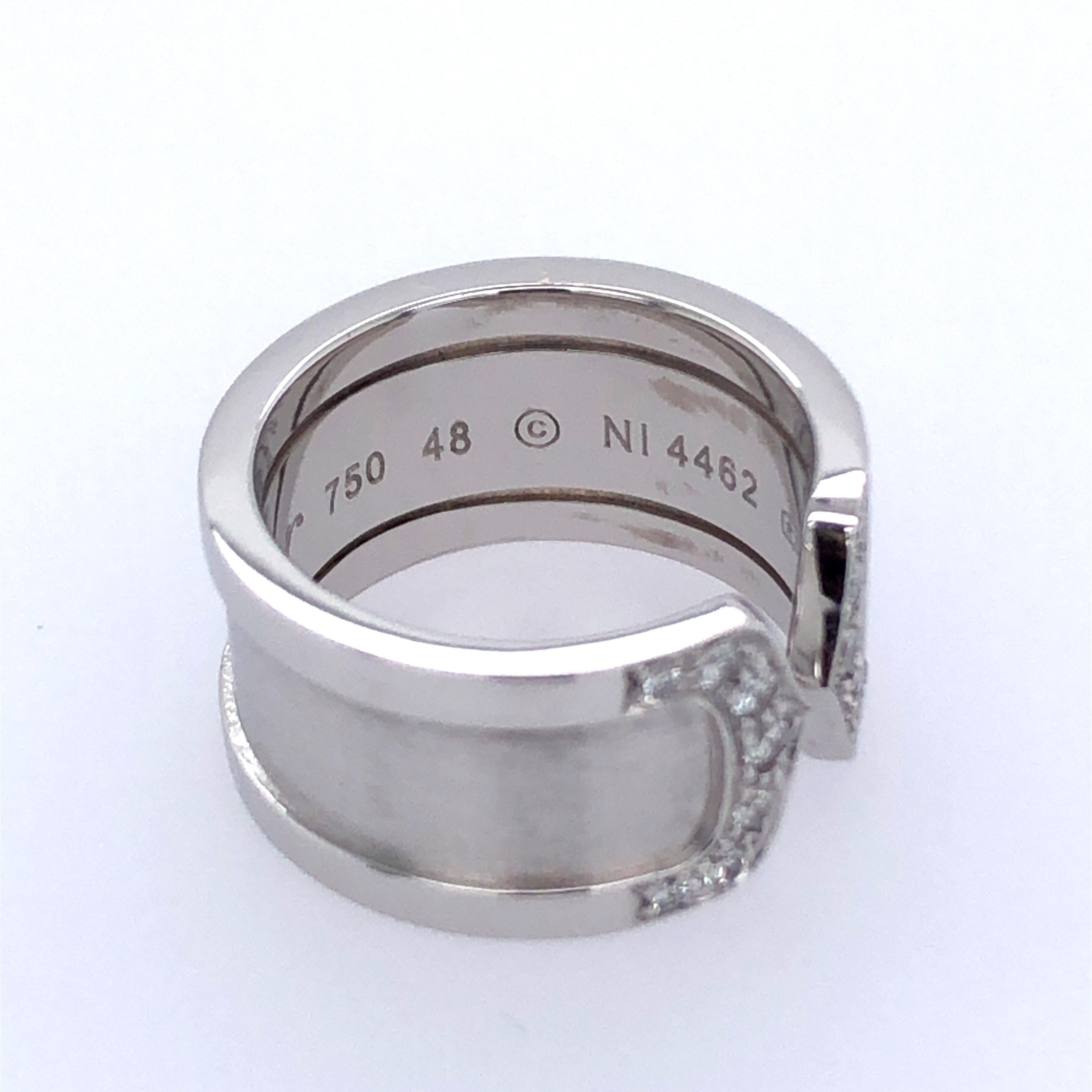 Cartier: 18 Karat Weißgold Doppel-C-Ring mit Diamanten (Moderne)