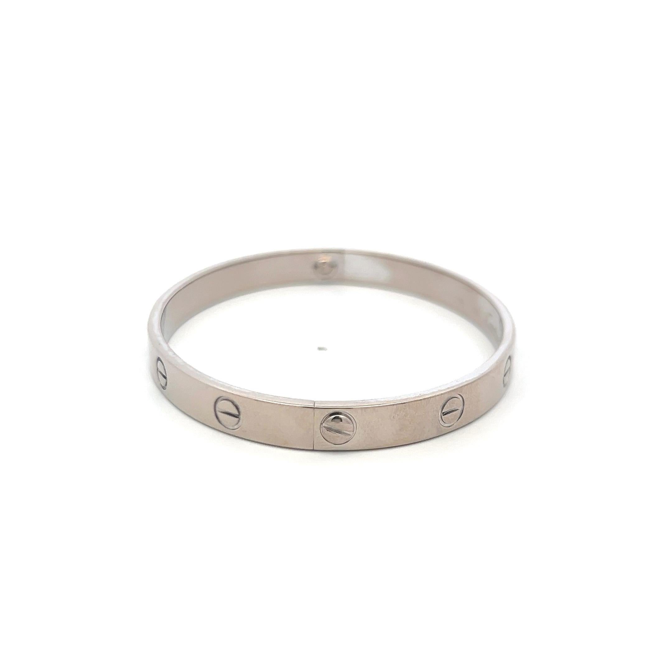 Cartier Bracelet d'amour en or blanc 18 carats Taille 18 avec papier Pour femmes en vente