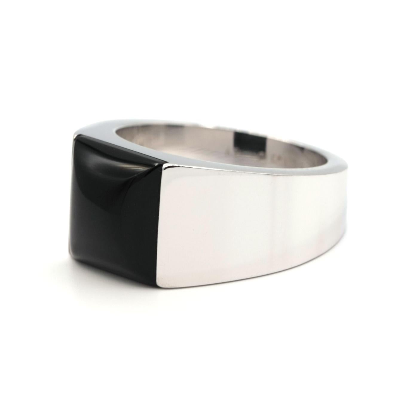 Cartier 18 Karat White Gold Tank Black Onyx Ring, US In Excellent Condition In Los Angeles, CA