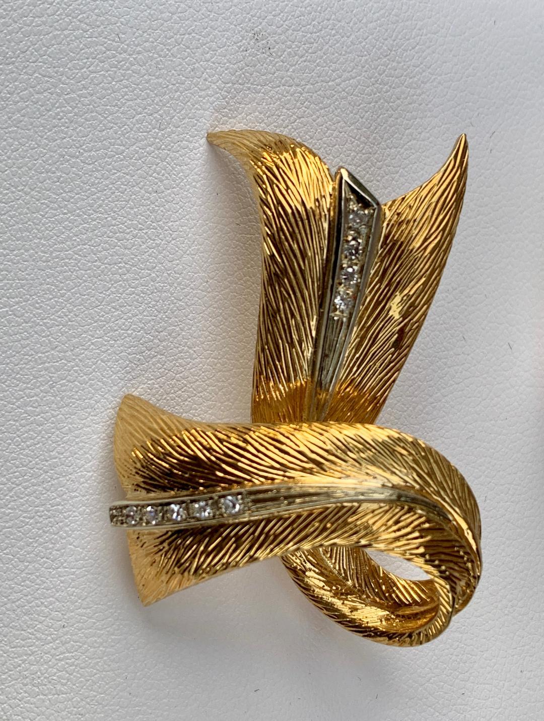 Cartier 18 Karat Yellow Gold and Diamond Textured Bow Ribbon Design Brooch Pin 3
