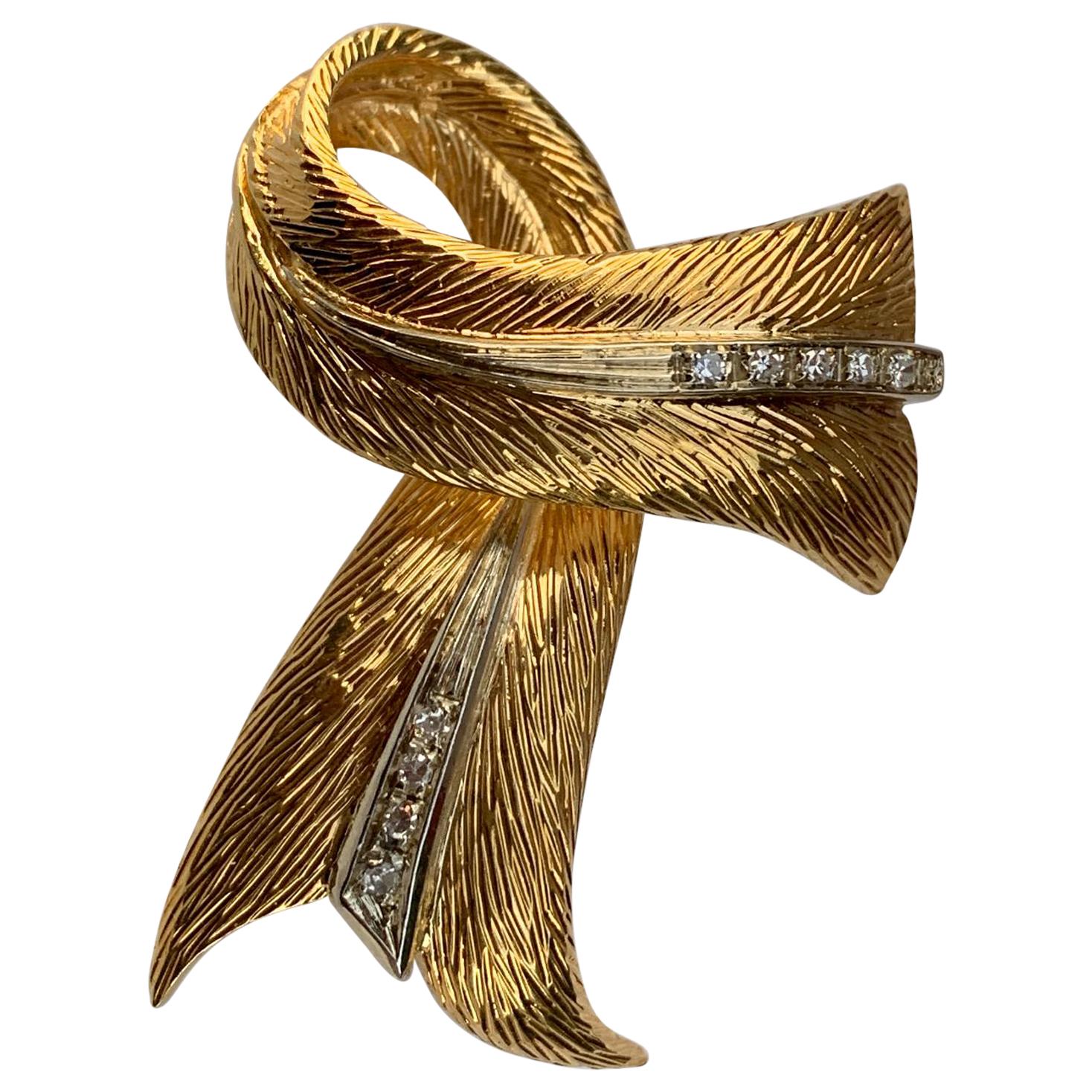 Cartier 18 Karat Yellow Gold and Diamond Textured Bow Ribbon Design Brooch Pin