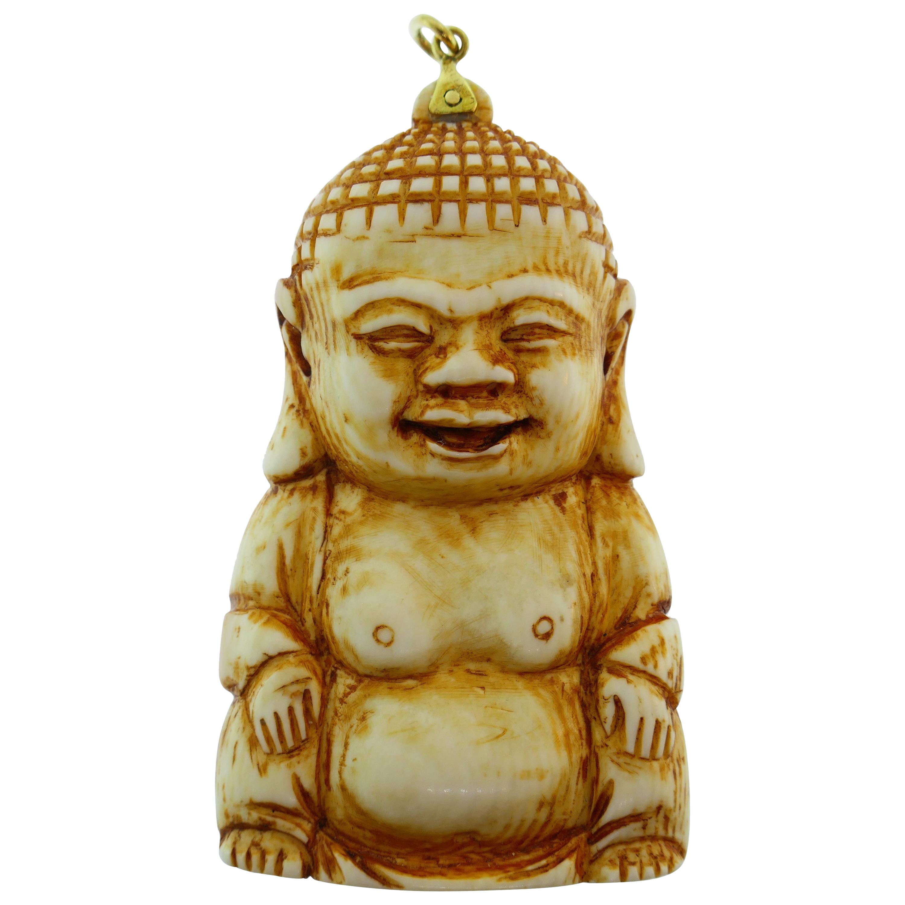 Cartier Pendentif Bouddha vintage en or jaune 18 carats et pierres naturelles, circa 1970 en vente