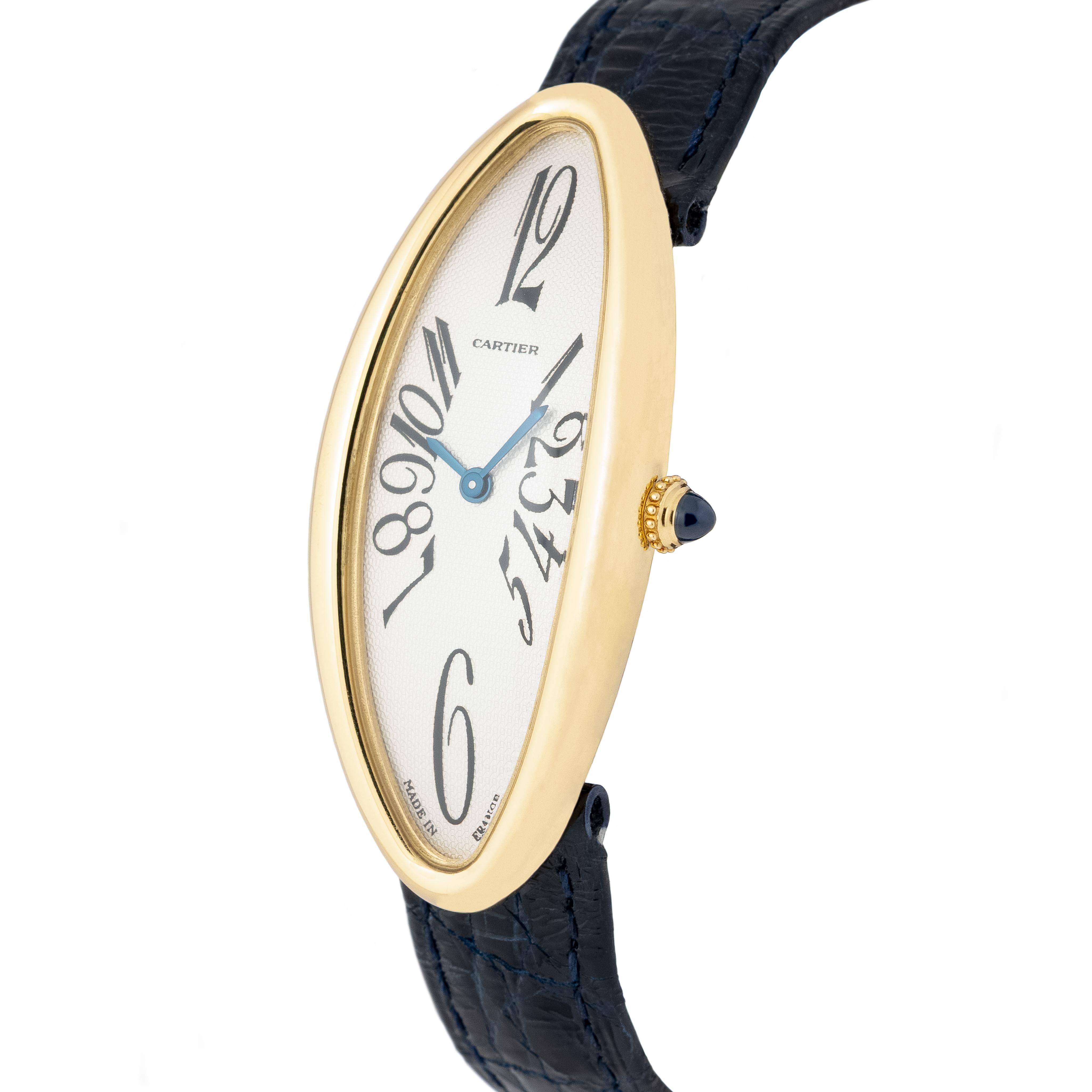 Cartier 18 Karat Yellow Gold Baignoire Allongée Model W1534636 B & P In Excellent Condition In New York, NY