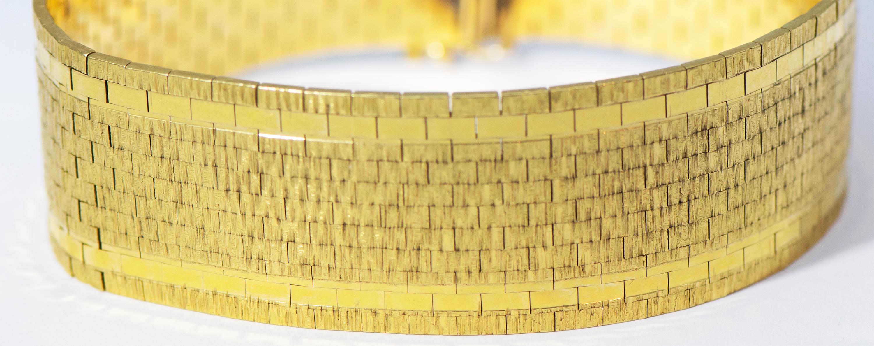 Cartier 18 Karat Yellow Gold Bracelet In Excellent Condition In New York, NY