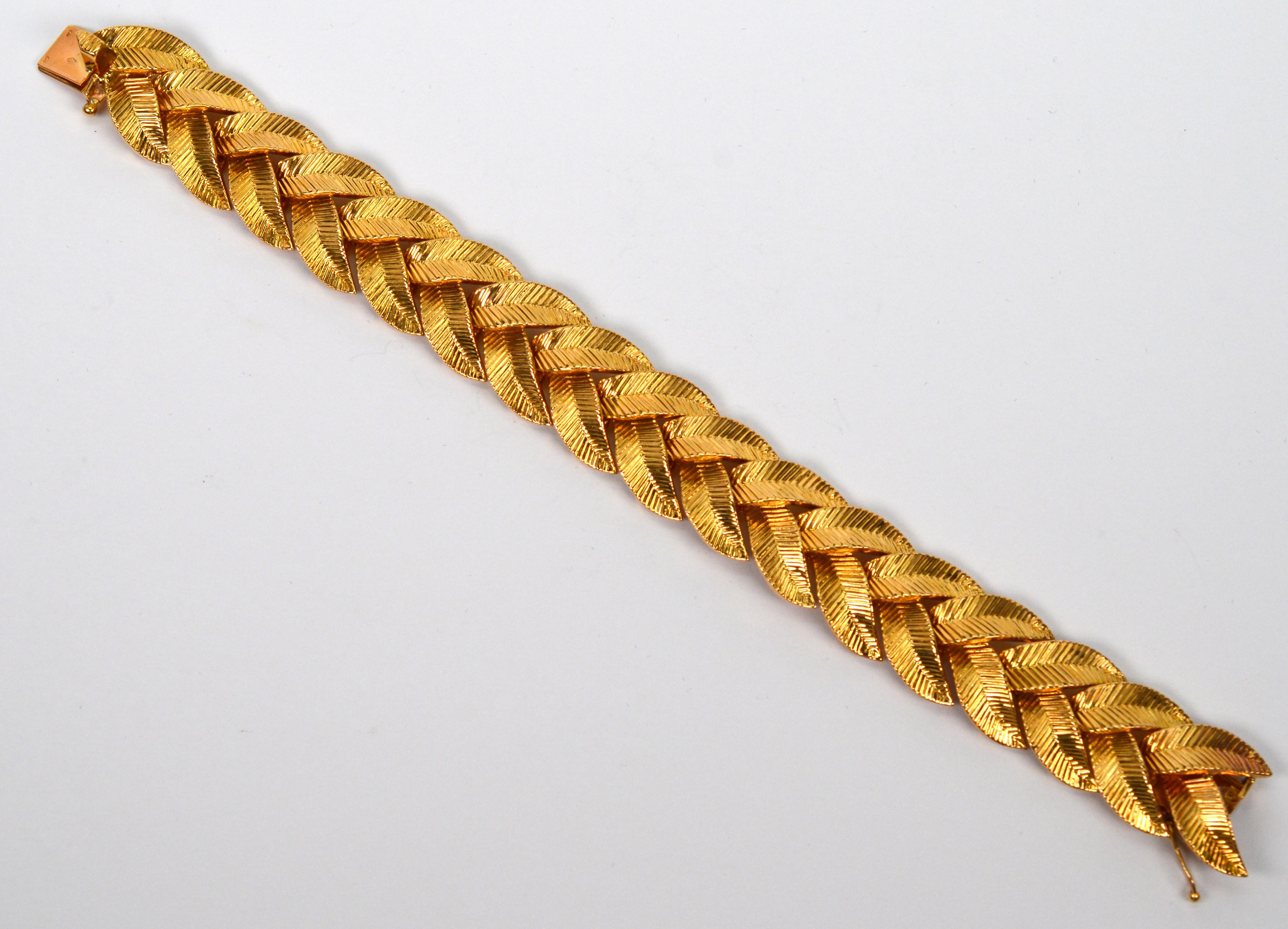 Cartier Paris 18 Karat Gelbgold geflochtenes Blattarmband mit roter Schachtel im Angebot 8