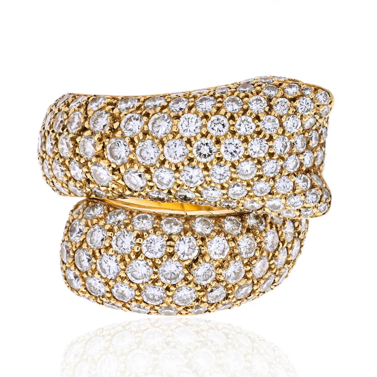 Modern Cartier 18 Karat Yellow Gold Diamond Panther Wrap Lakarda Ring
