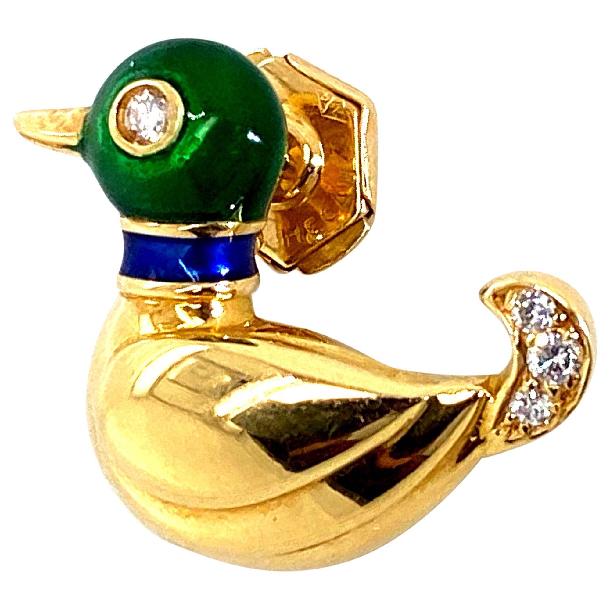 Contemporary Cartier 18 Karat Yellow Gold, Enamel and Diamond Duck Pin For Sale