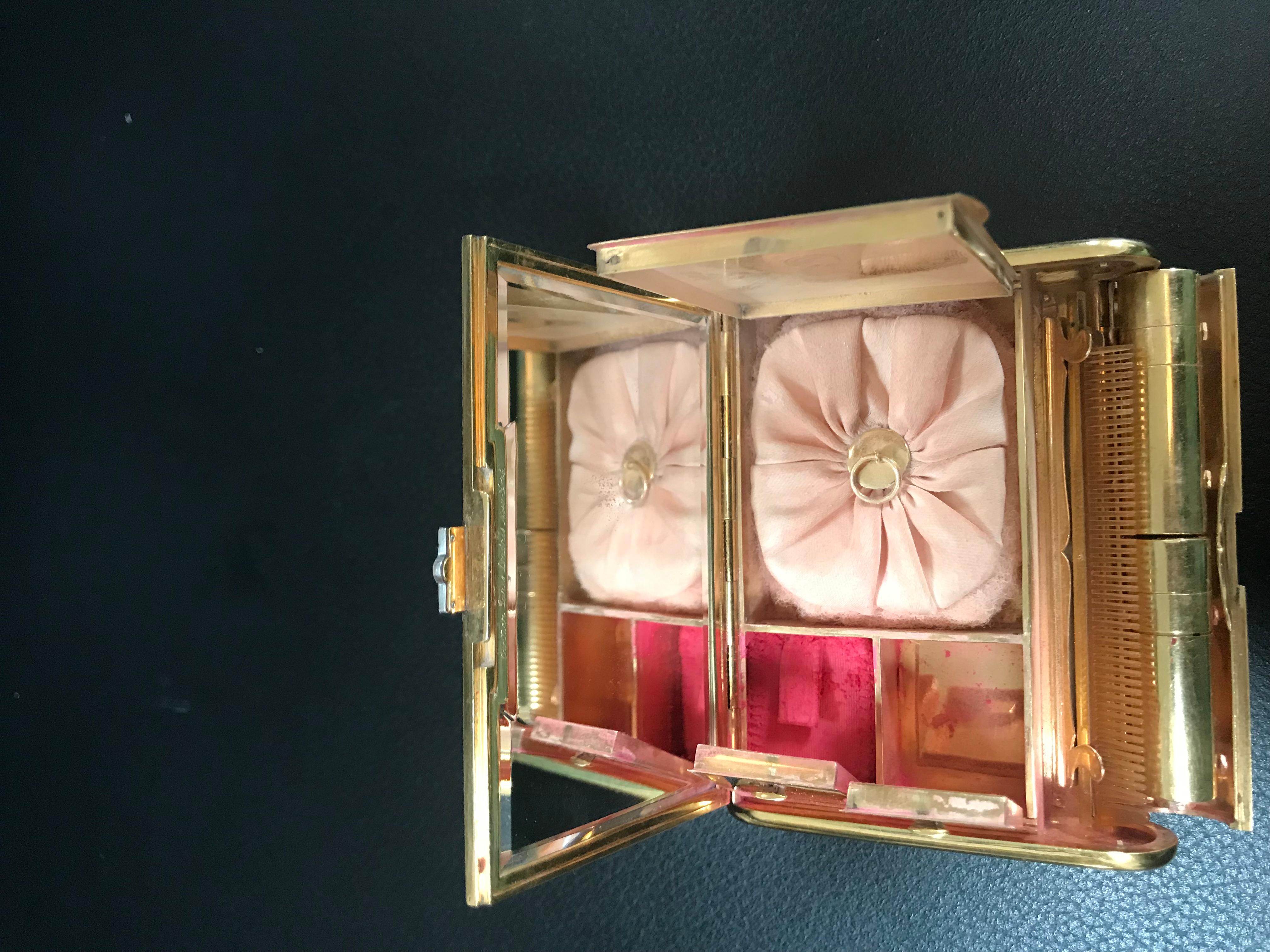 Cartier 18 Karat Yellow Gold Vanity Case 279 Grams, Art Deco, 279 Gm Gold, Rare For Sale 5