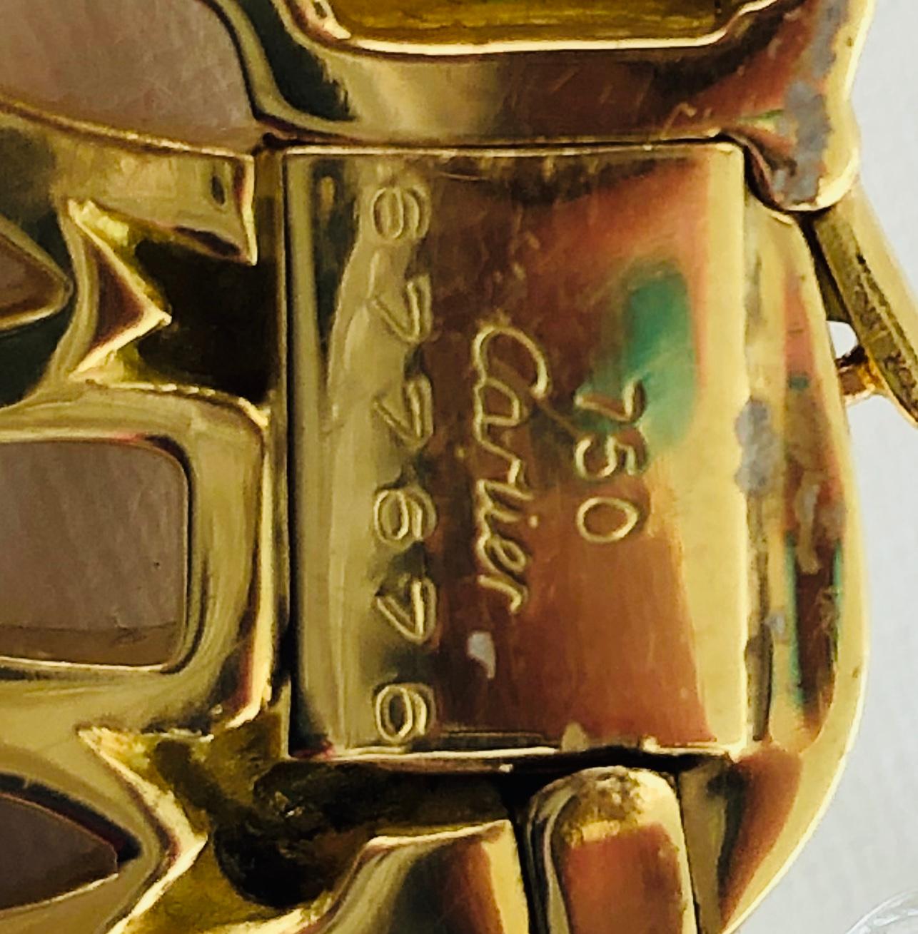 Cartier, collier éléphant en or jaune 18 carats avec yeux d'émeraude Pour femmes en vente