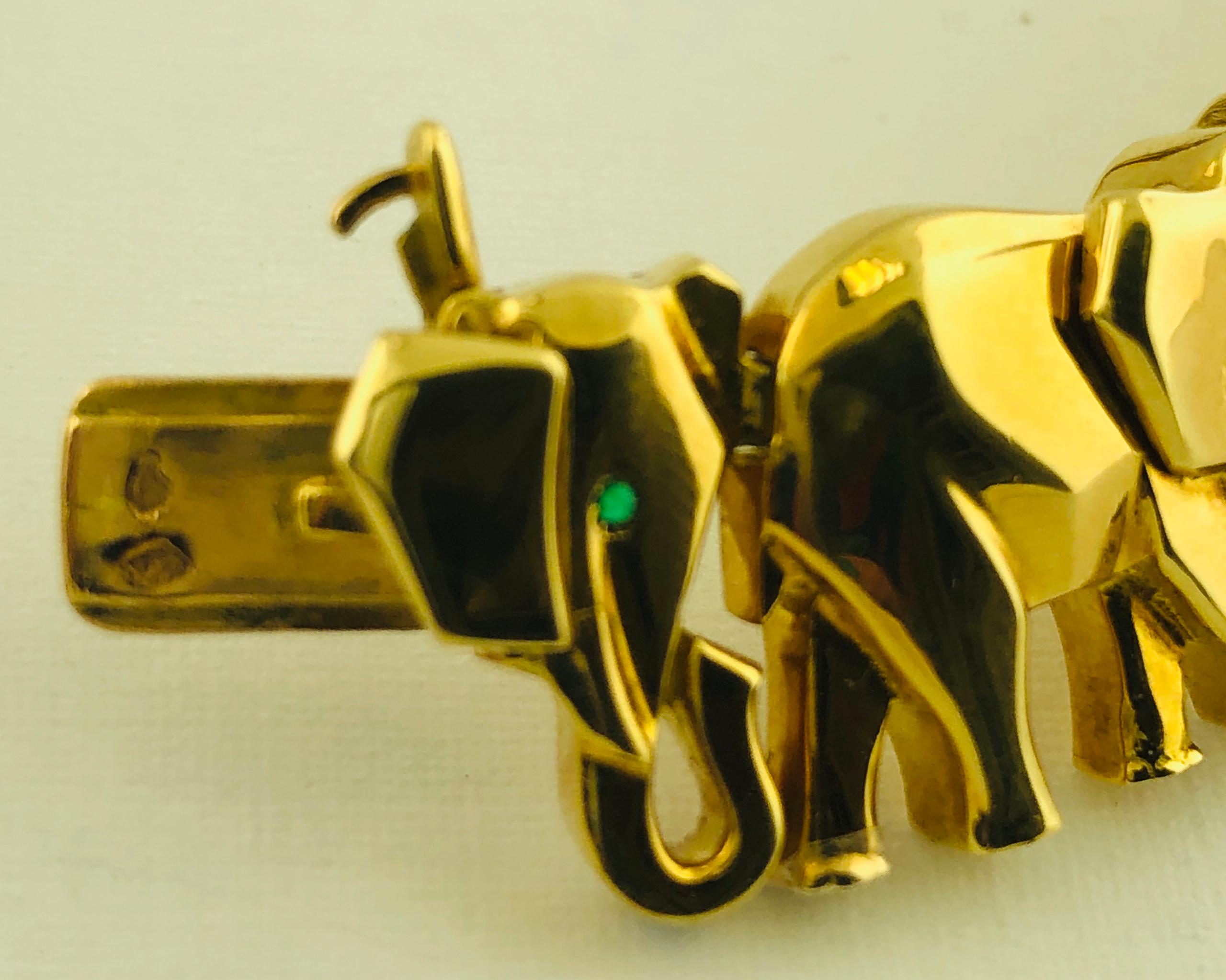 Cartier, collier éléphant en or jaune 18 carats avec yeux d'émeraude en vente 1