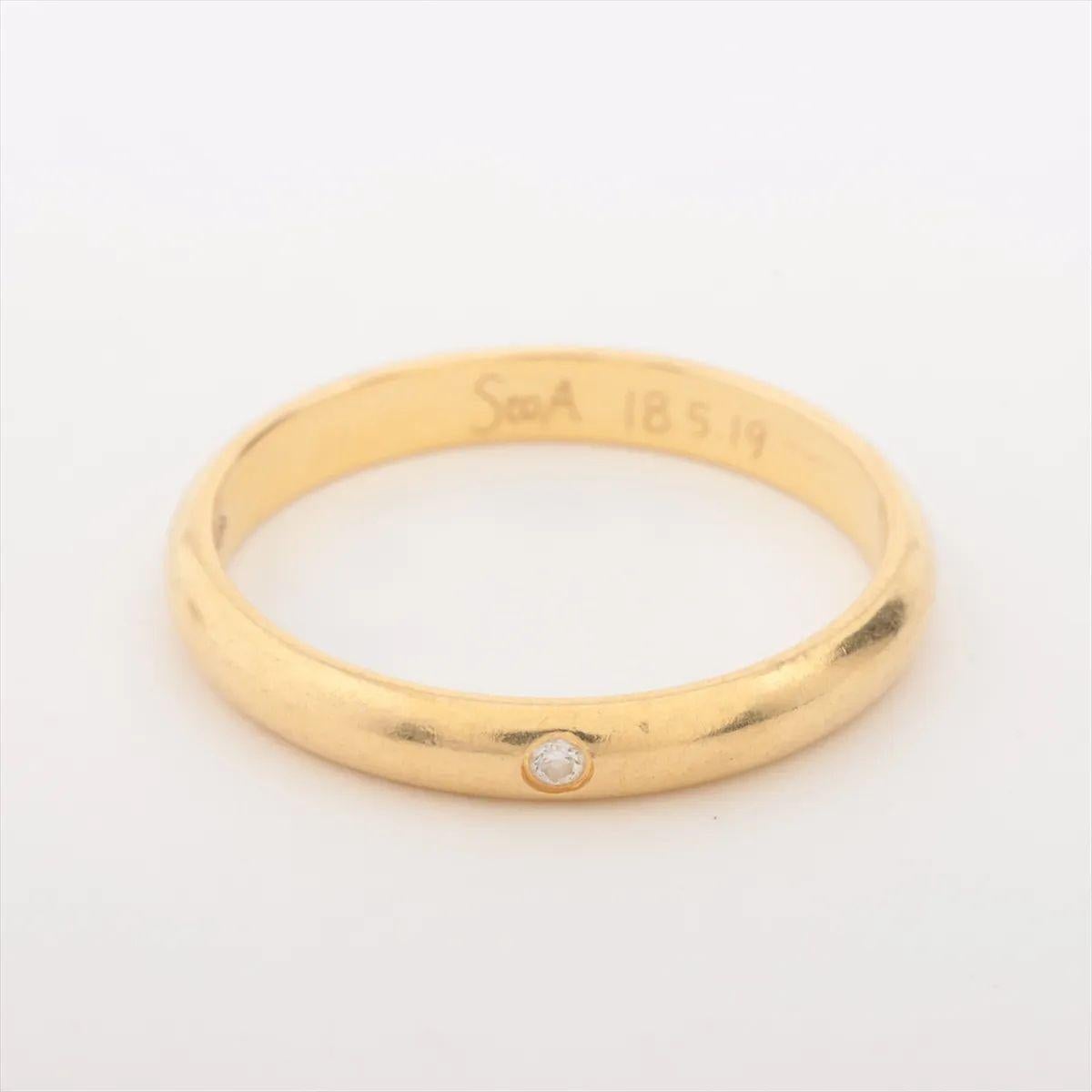 The Cartier 1895 Diamond Wedding Ring in yellow gold is a timeless and elegant piece that reflects the Maison’s legacy of refined craftsmanship. Crafted from luminous 18k yellow gold, the ring features a single brilliant-cut diamond set with