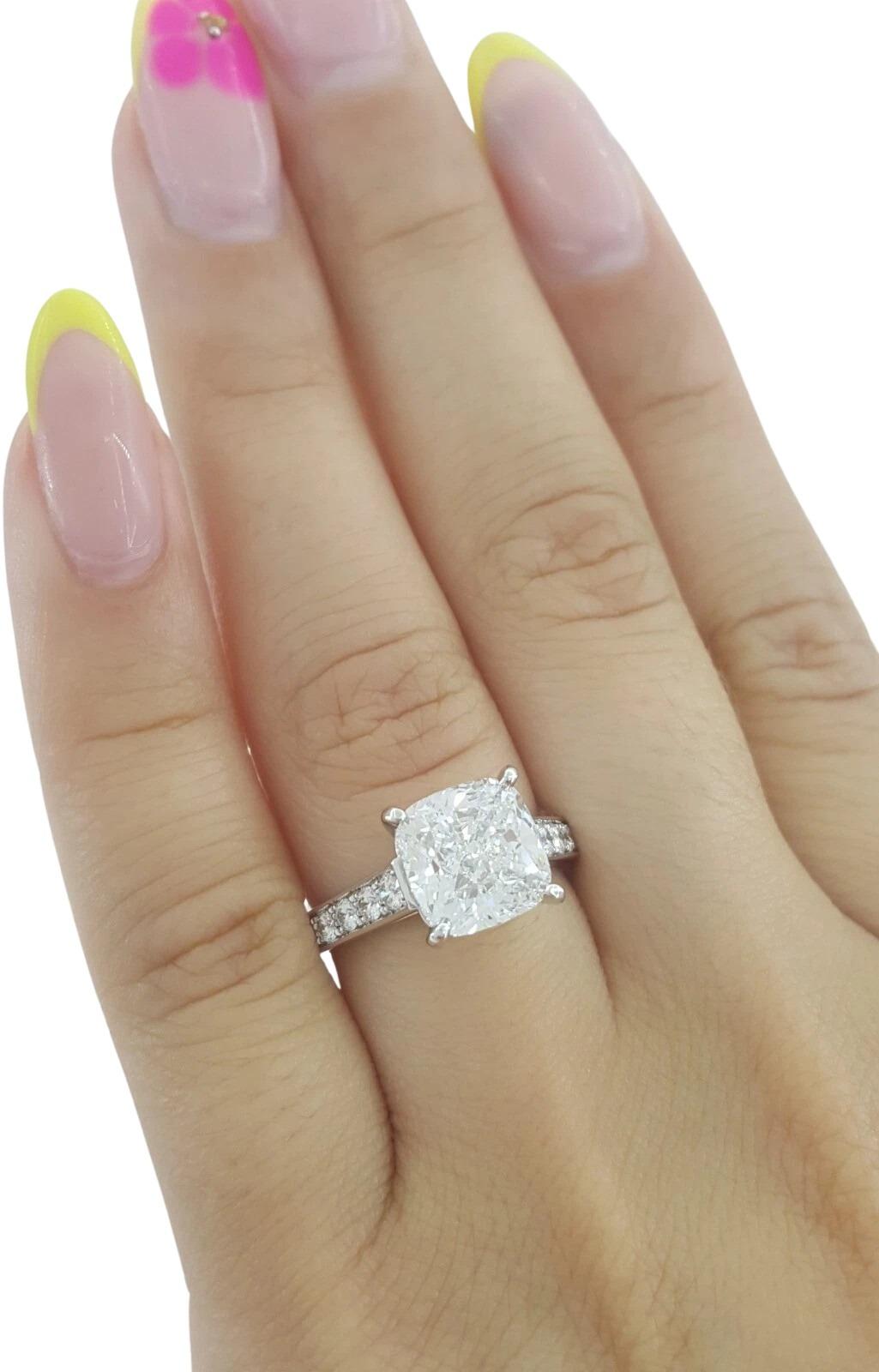 De las mujeres Cartier 1895 GIA Certified 4.03 Carat Cushion Diamond Platinum Engagement Ring en venta