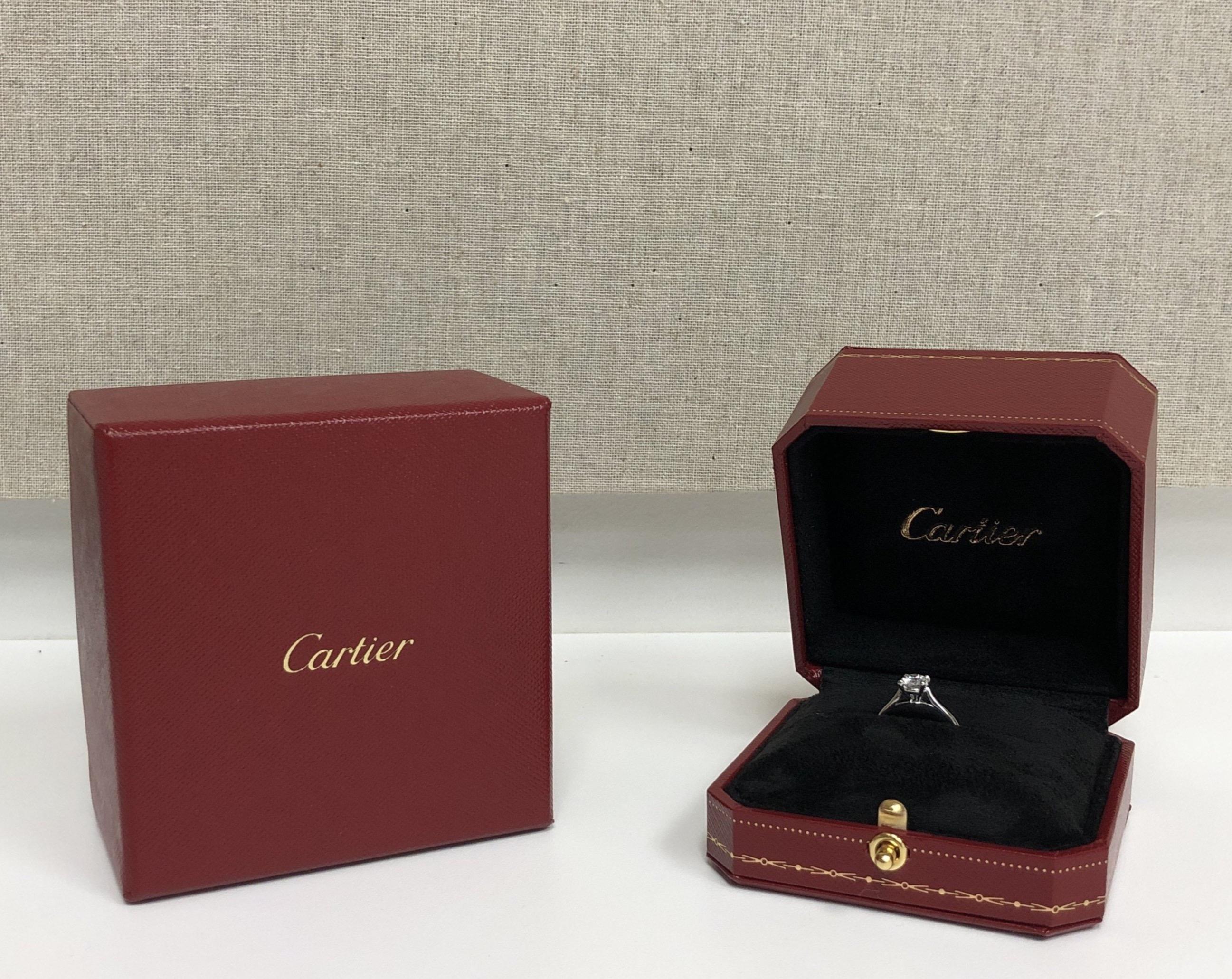 Cartier 1895 Platinum Diamond Engagement Ring with Round .55 Ct GVVS2 In Excellent Condition In New York, NY