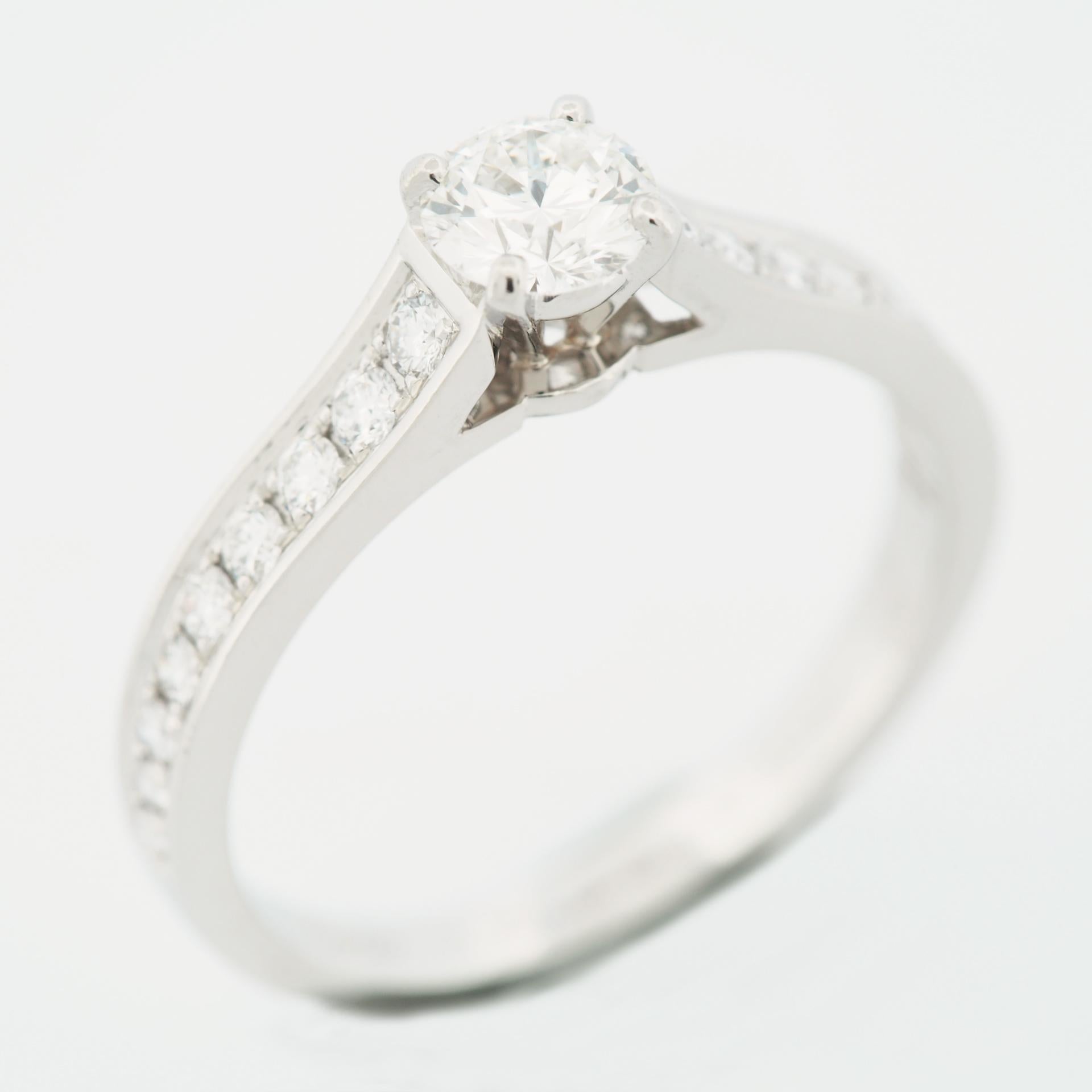 Round Cut Cartier 1895 Solitaire 0.32ct and 18 Pave Diamonds Ring Pt 50