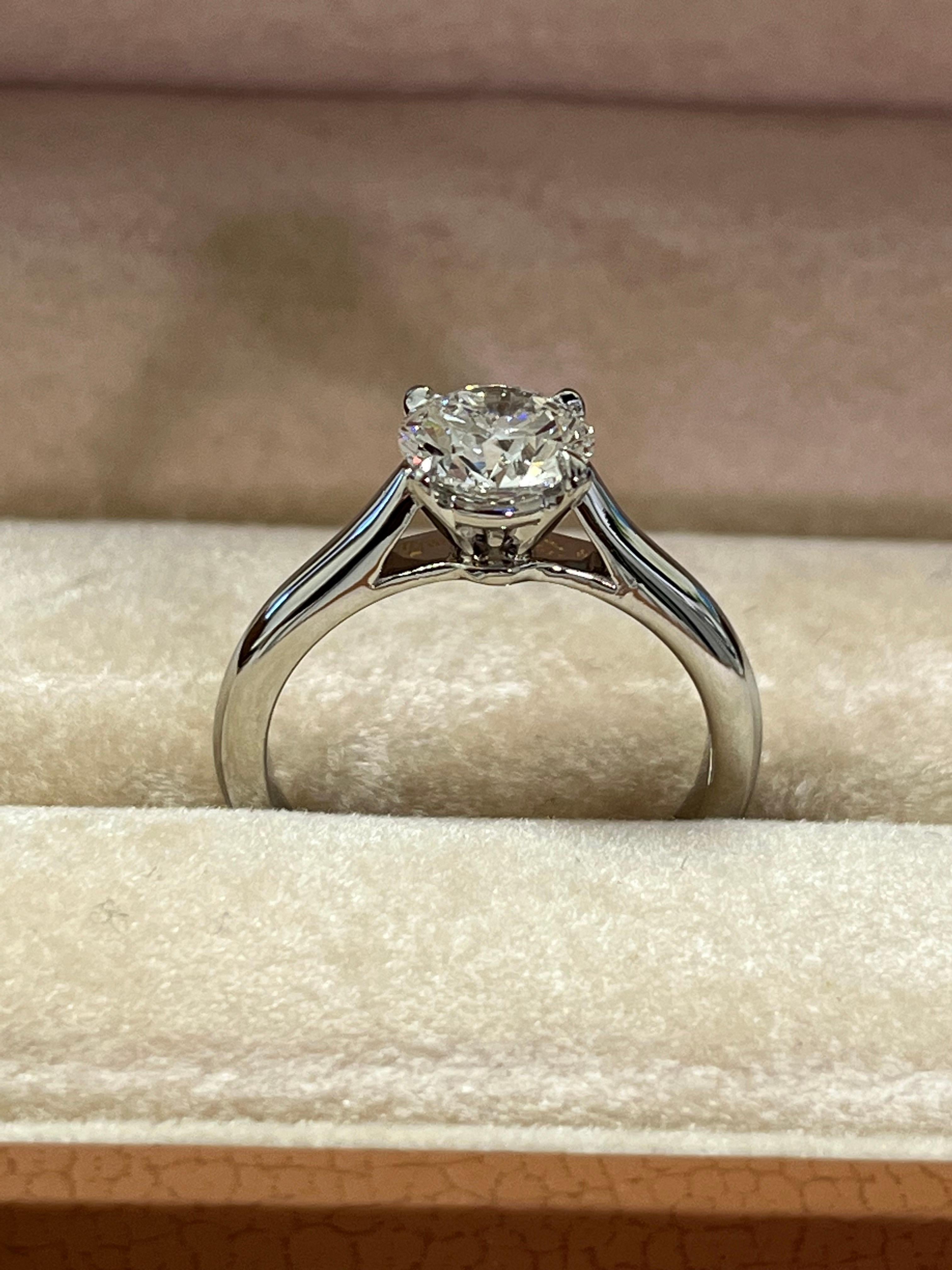 Cartier 1895 Solitaire Engagement 1.09 ct GIA F VVS1 Round Diamond in Platinum For Sale 1