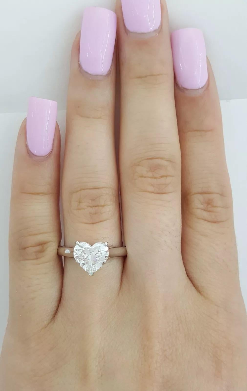 Cuore Cartier 1895 Solitaire Platinum Engagement Ring in vendita