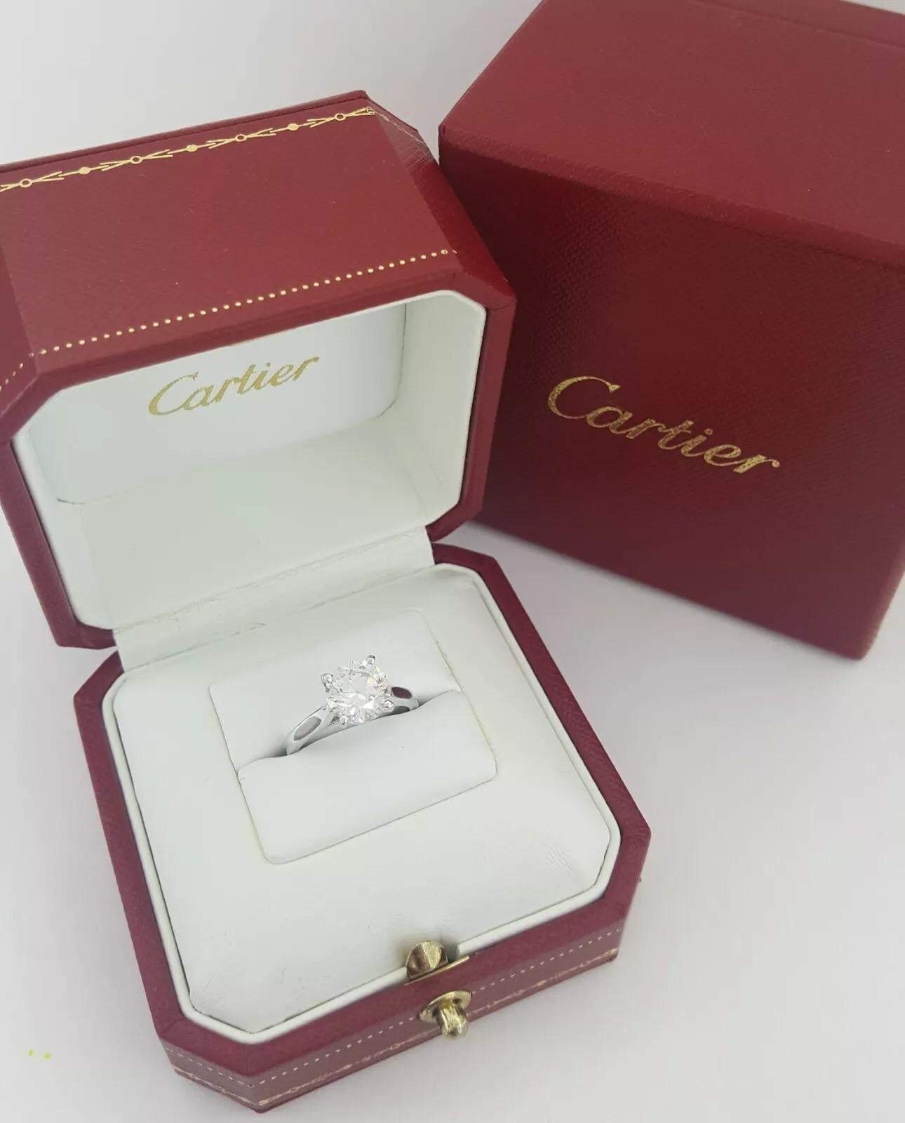 Cartier 1895 Solitaire Platinum Engagement Ring Corte redondo en venta