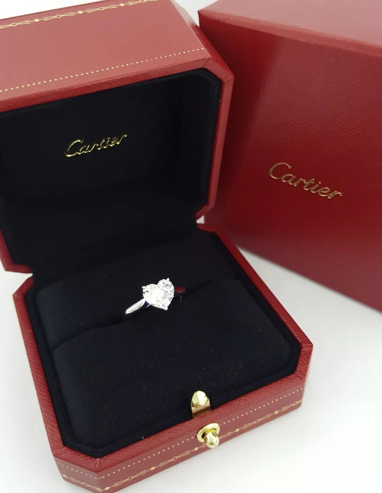 Cartier 1895 Solitaire Platinum Engagement Ring In condizioni ottime in vendita a Chicago, IL