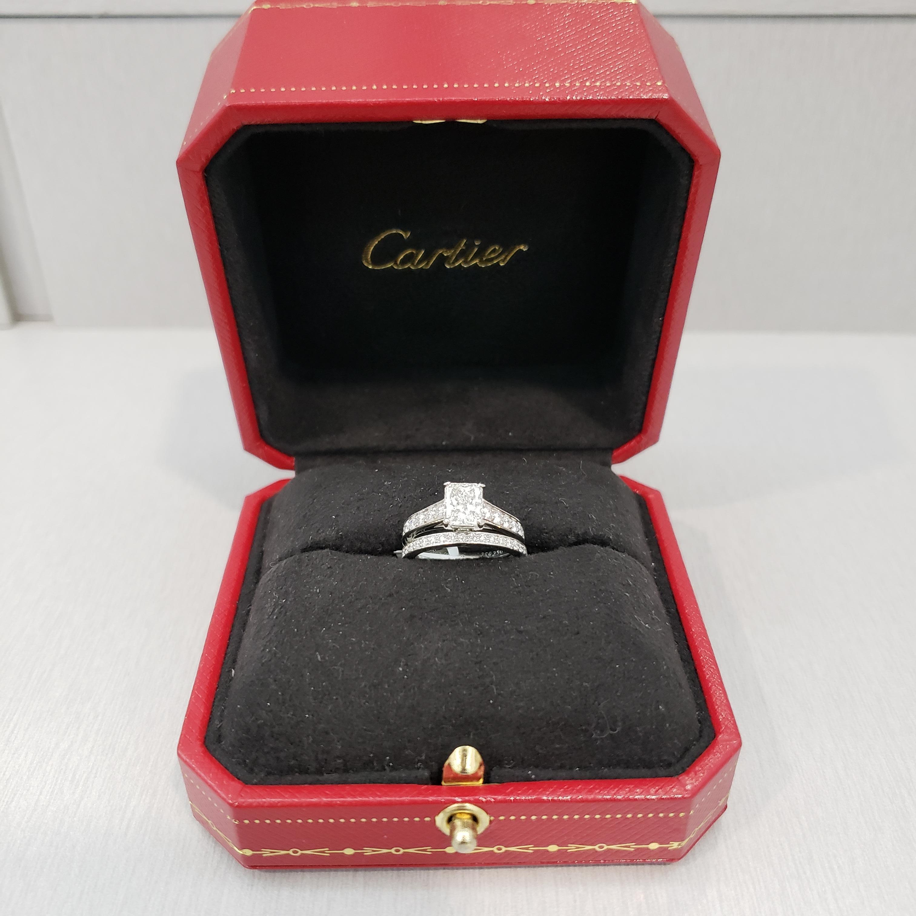 Cartier 1895 Solitaire Radiant Cut Engagement Ring and Wedding Band Set In Excellent Condition In New York, NY