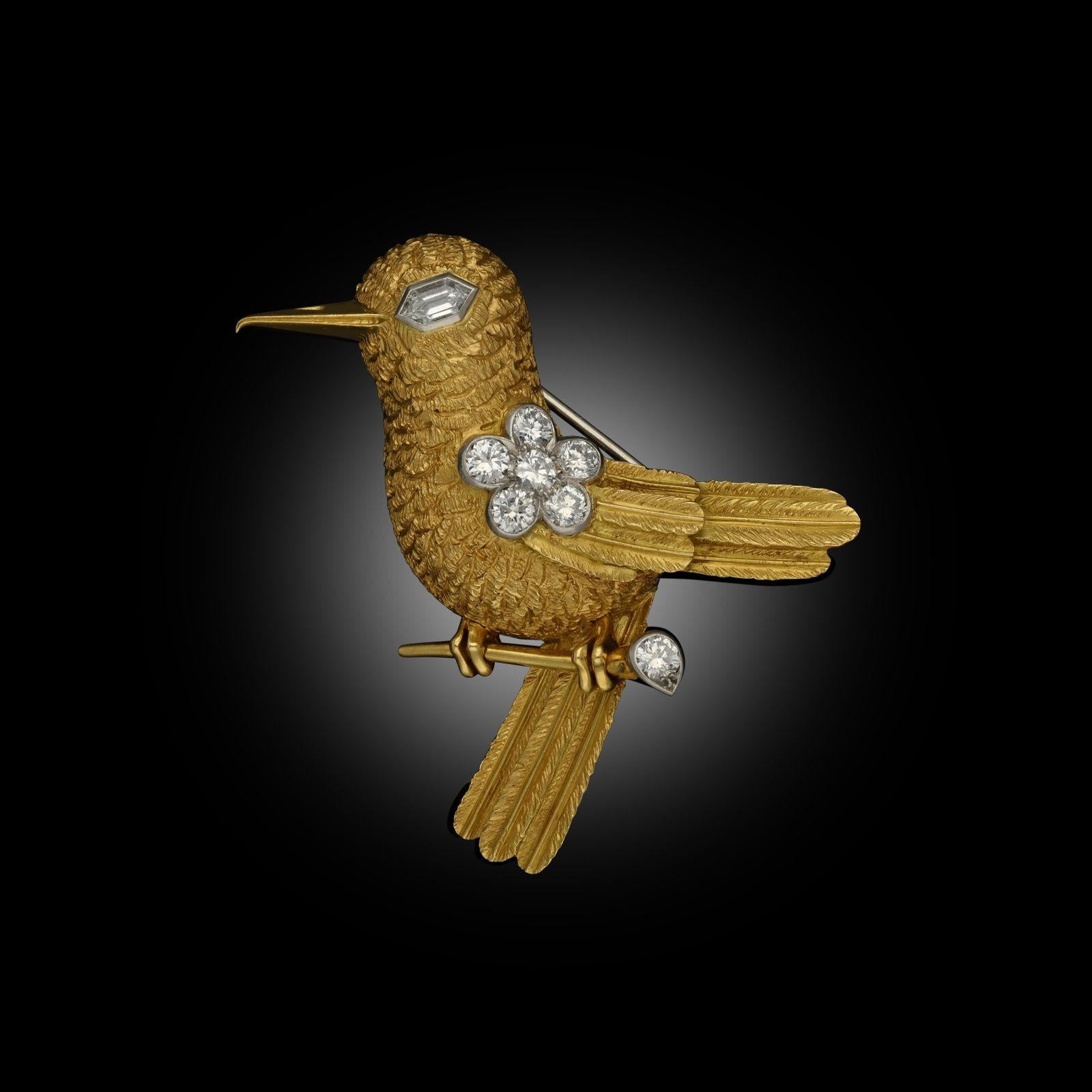 Cartier Hummingbird-Brosche aus 18 Karat Gold und Diamanten, ca. 1960er Jahre (Rundschliff) im Angebot